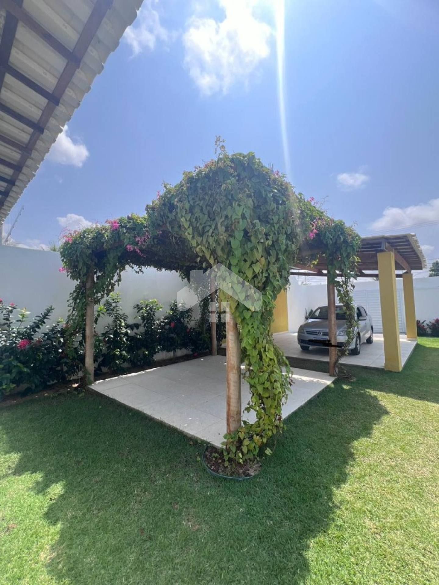 Casa com piscina e área goumert Para Vender com 3 quartos 1 suíte no bairro Robalo em Aracaju