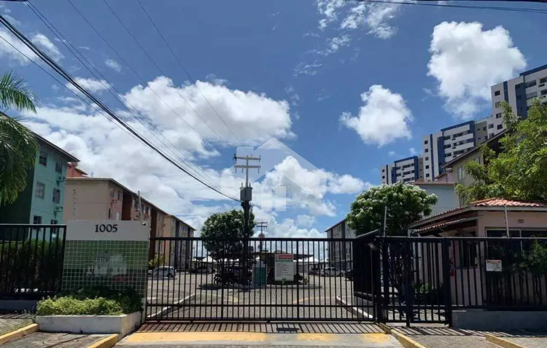 Apartamento com 3 quartos na Farolândia, próximo à Unit.