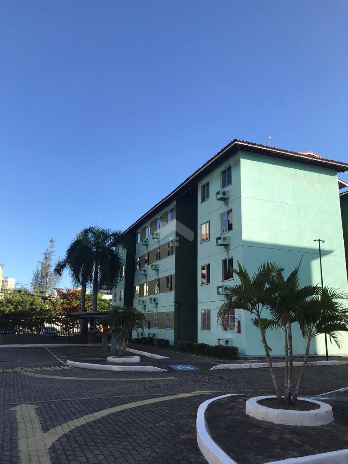 Apartamento com 3 quartos na Farolândia, próximo à Unit.