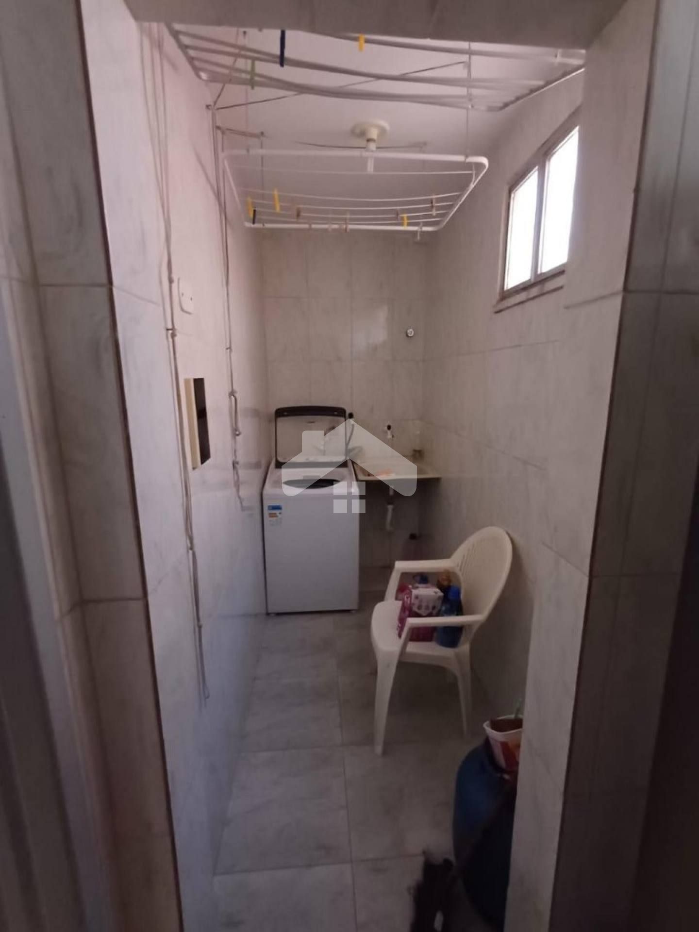 Apartamento no térreo com 3 quartos no bairro Farolândia