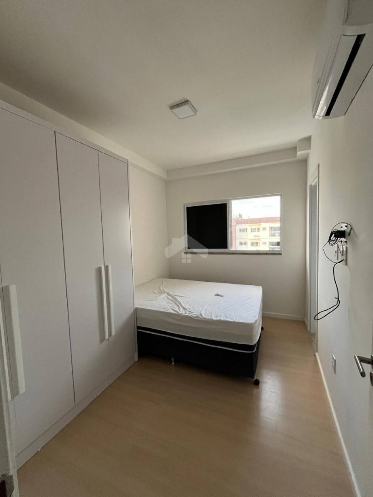 Apartamento Semi- mobiliado 2/4, 1 vaga, Cond. Jardim Serigy - Farolândia.