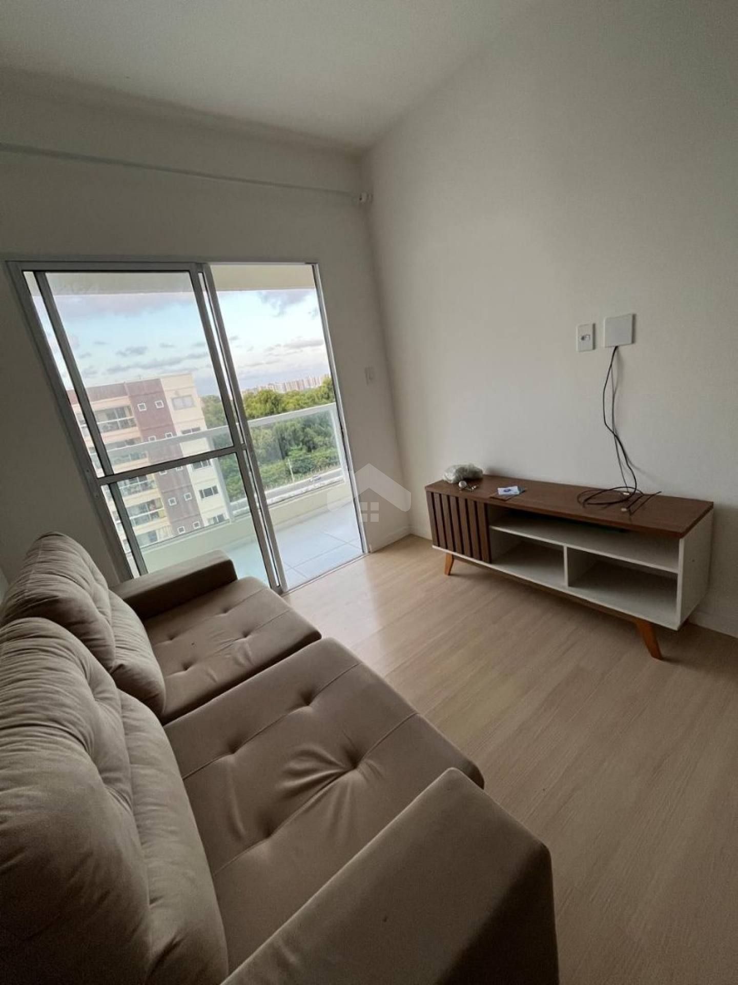 Apartamento Semi- mobiliado 2/4, 1 vaga, Cond. Jardim Serigy - Farolândia.