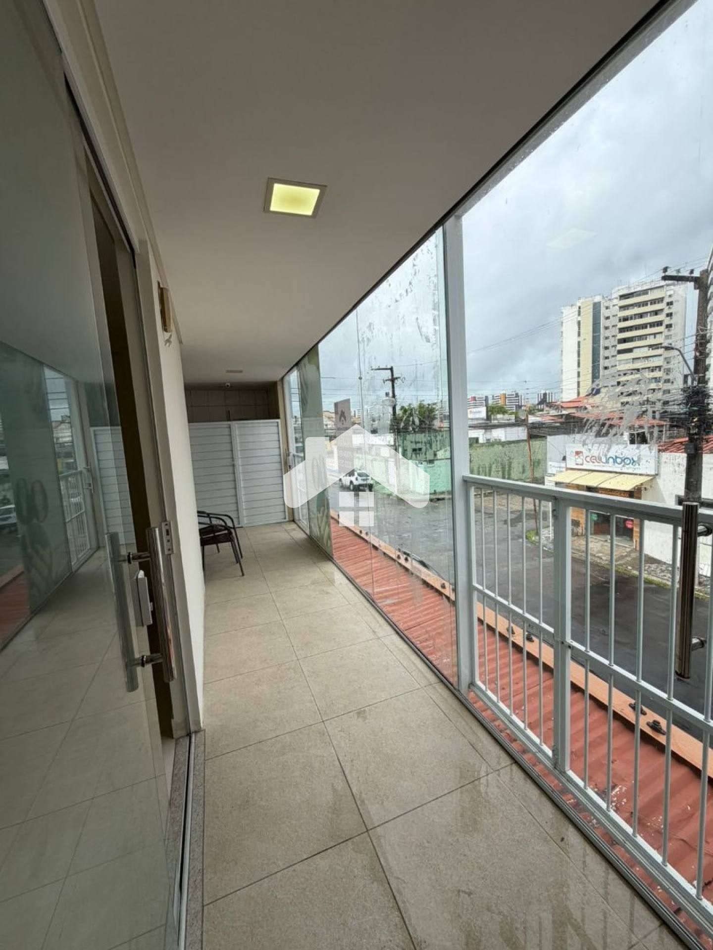 Sala comercial na Galeria Andara, 1 banheiro privativo - Luzia