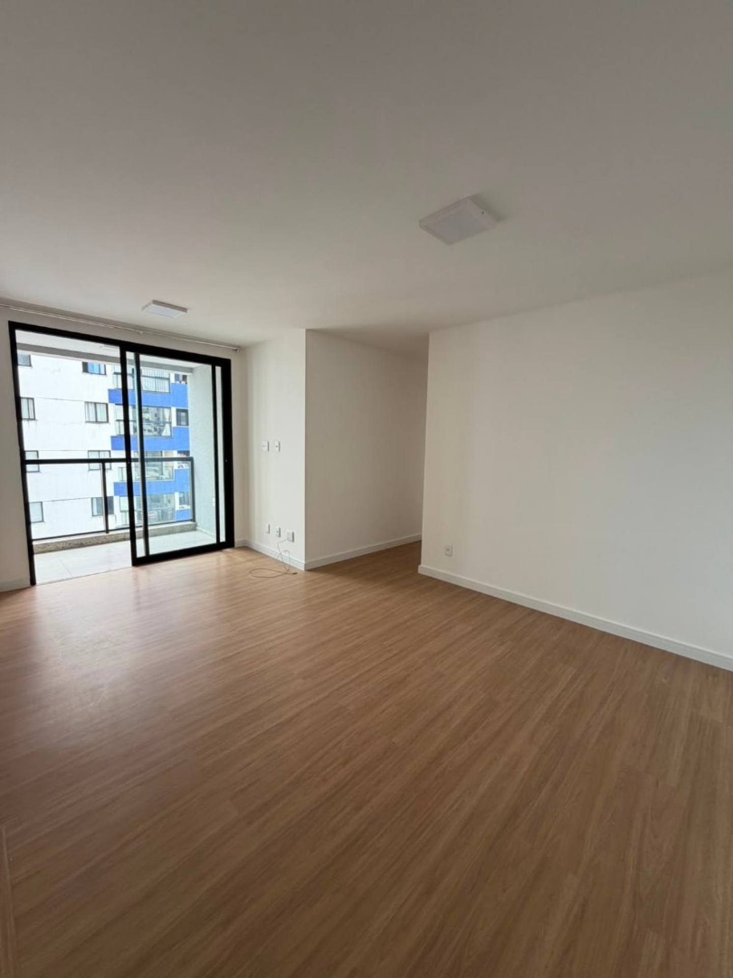Apartamento no Urbanus, 3/4, 1 suíte, 2 vagas (Condomínio incluso) - Luzia