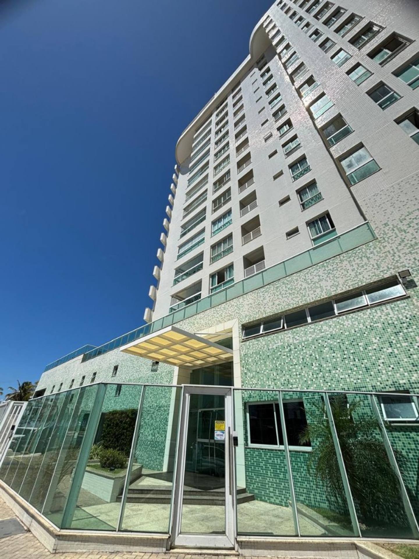 Apartamento no Ocean Residence 2/4, 2 suítes, 1 vaga - Atalaia
