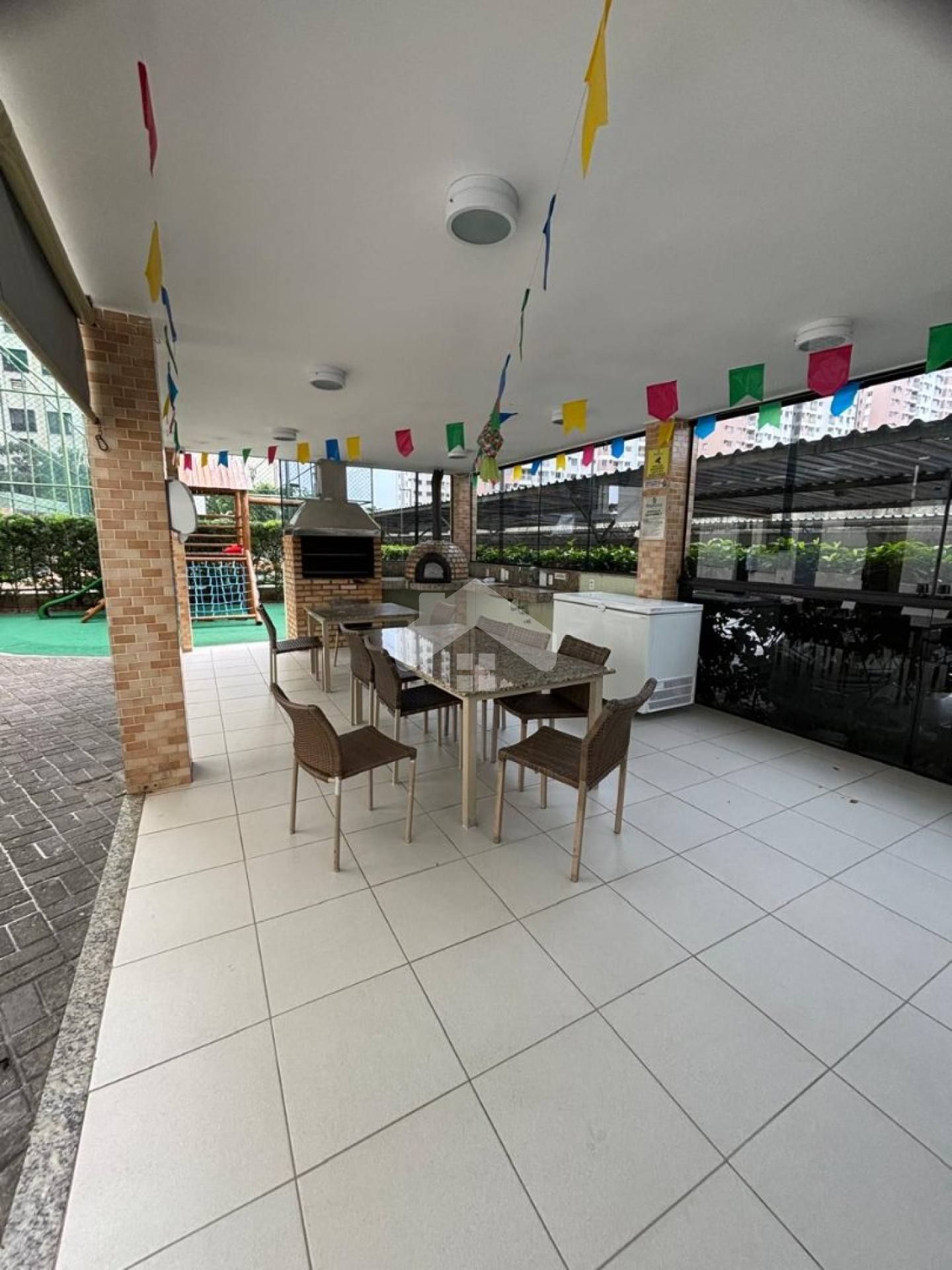 Apartamento no Cond. Repletto , 2/4, 1 suíte, 1 vaga, Semi-mobiliado - Luzia