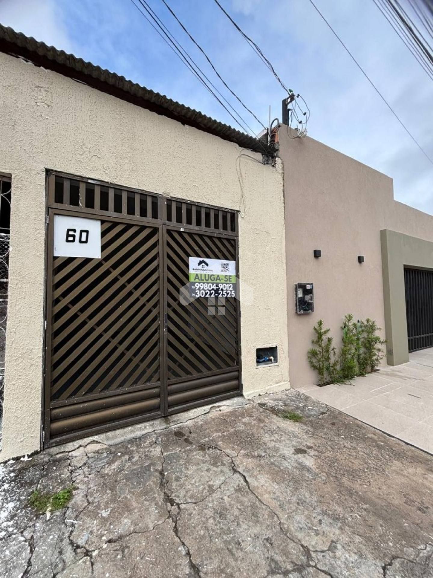 Casa 3/4, 2 banheiros, 1 vaga - Conj. Augusto Franco