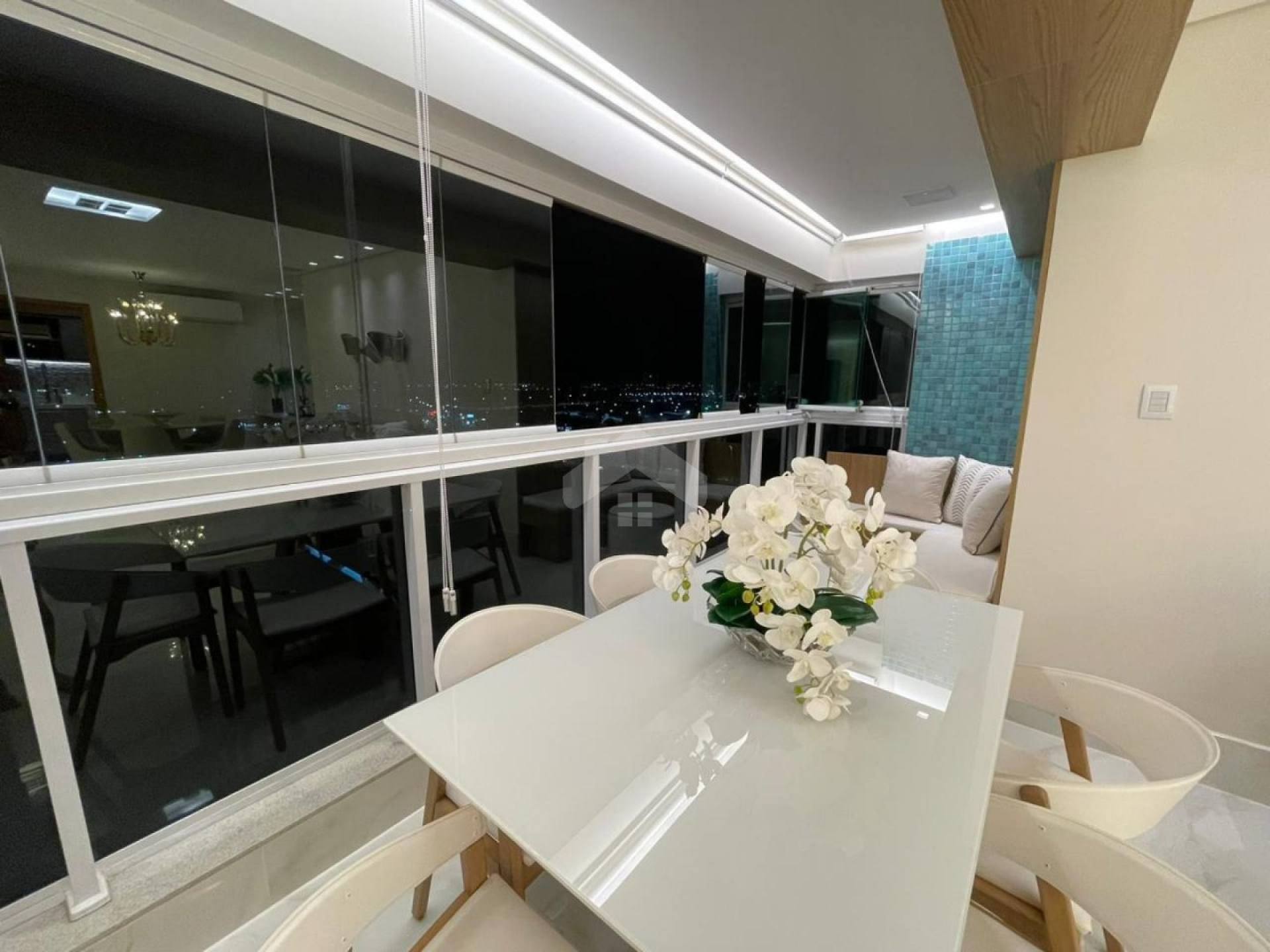 Apartamento no Jaime Gusmão, 2/4, 1 suíte, 2 vagas - Jardim Europa