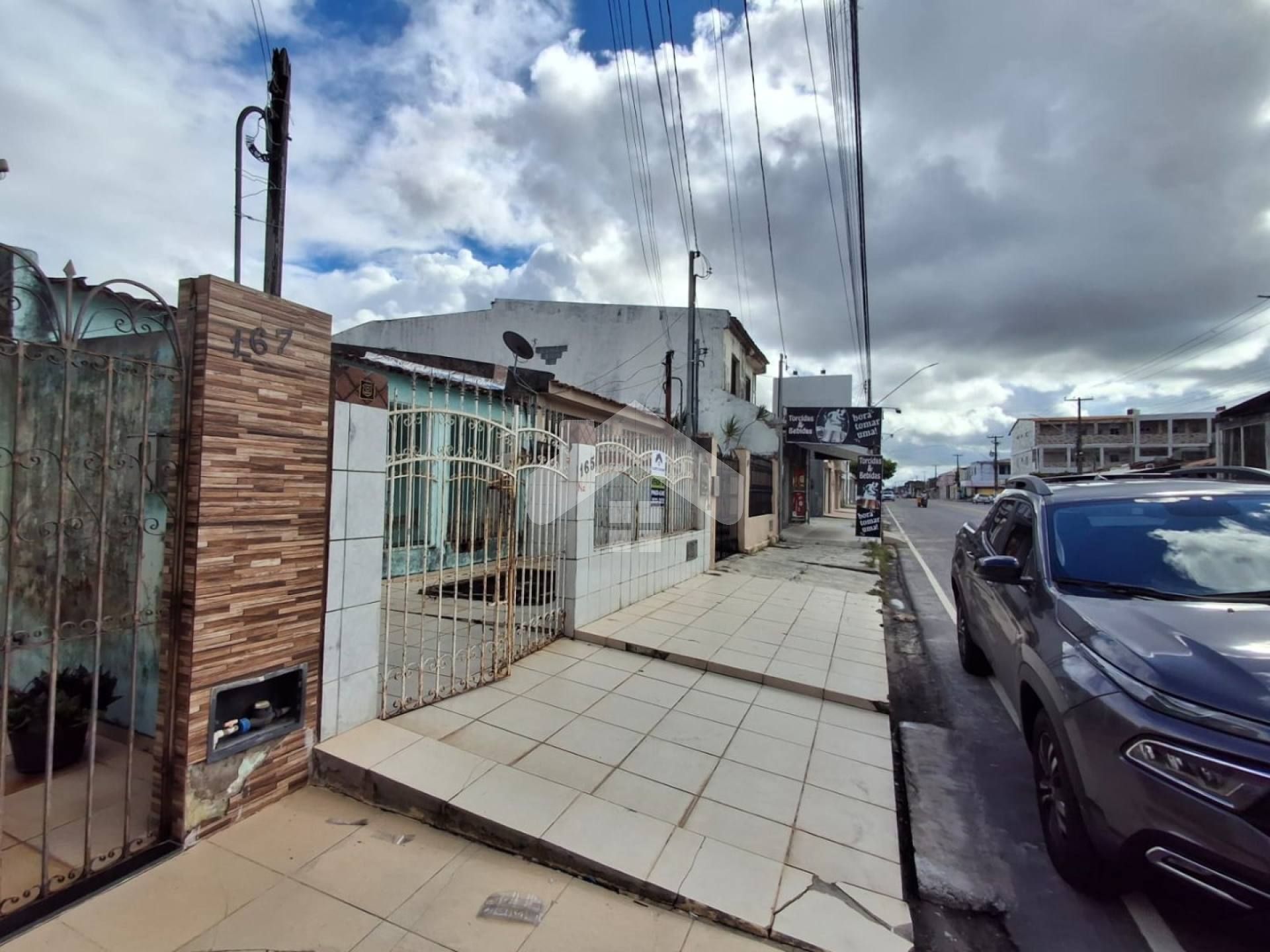 Casa com 2 quartos na Av principal do Marcos freire 2