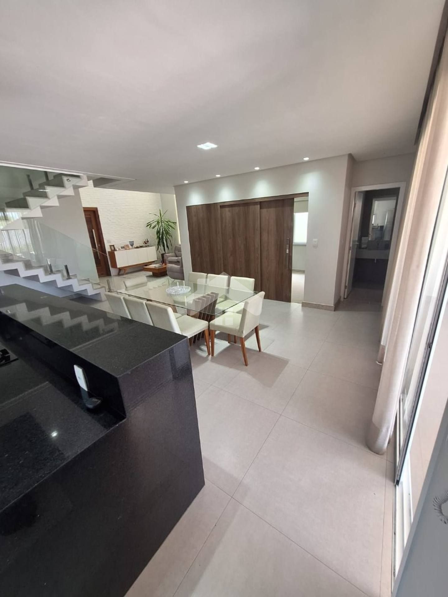 Casa com 4 quartos no Condominio Reserva Aimoré