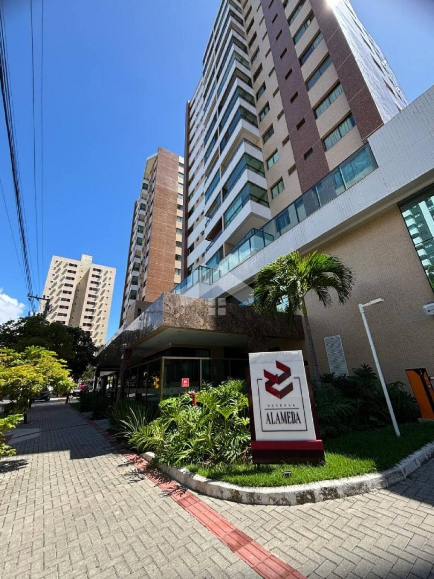 Apartamento 2/4, 1 vaga, Cond. Reserva Alameda (Semimobiliado) - Luzia.