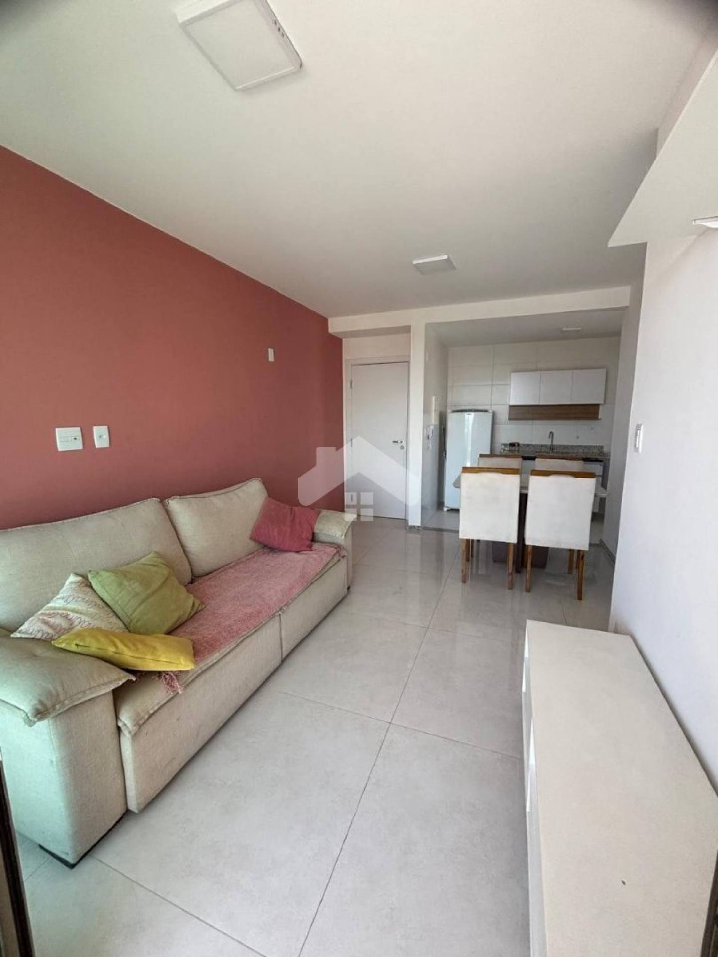 Apartamento 2/4, 1 vaga, Cond. Reserva Alameda (Semimobiliado) - Luzia.