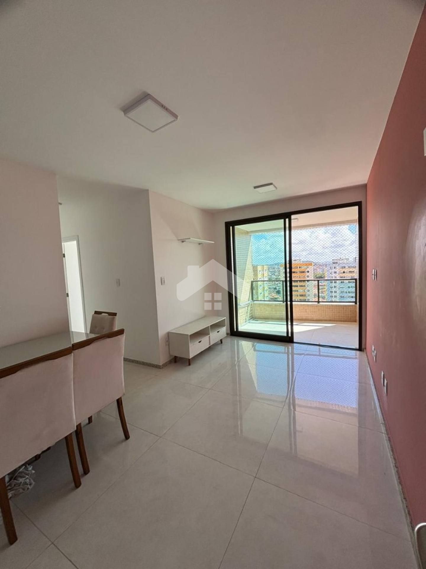 Apartamento 2/4, 1 vaga, Cond. Reserva Alameda (Semimobiliado) - Luzia.