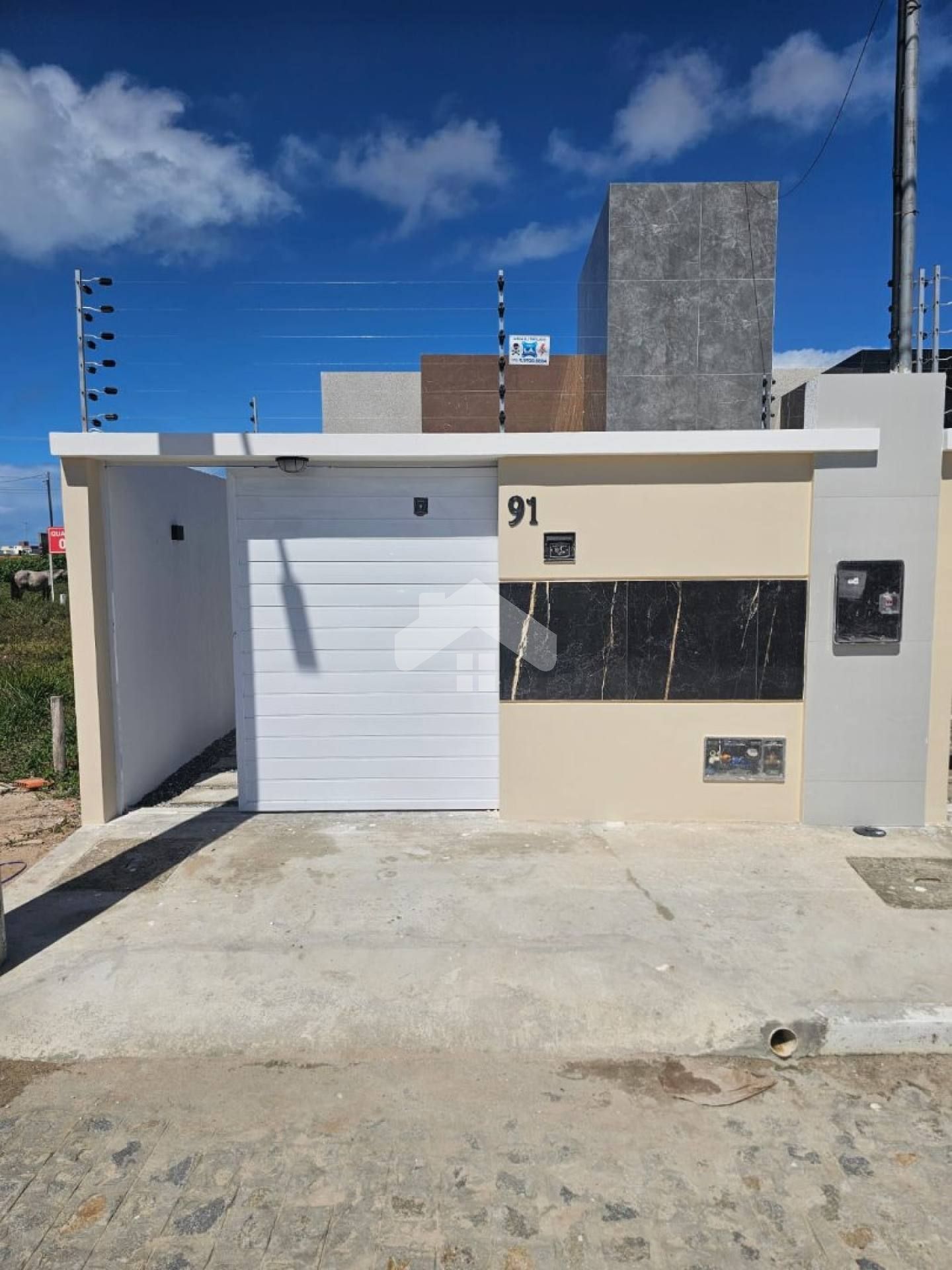 Casa Nova e Pronta para Morar, com 2 Quartos sendo um suíte no Luar da Barra II