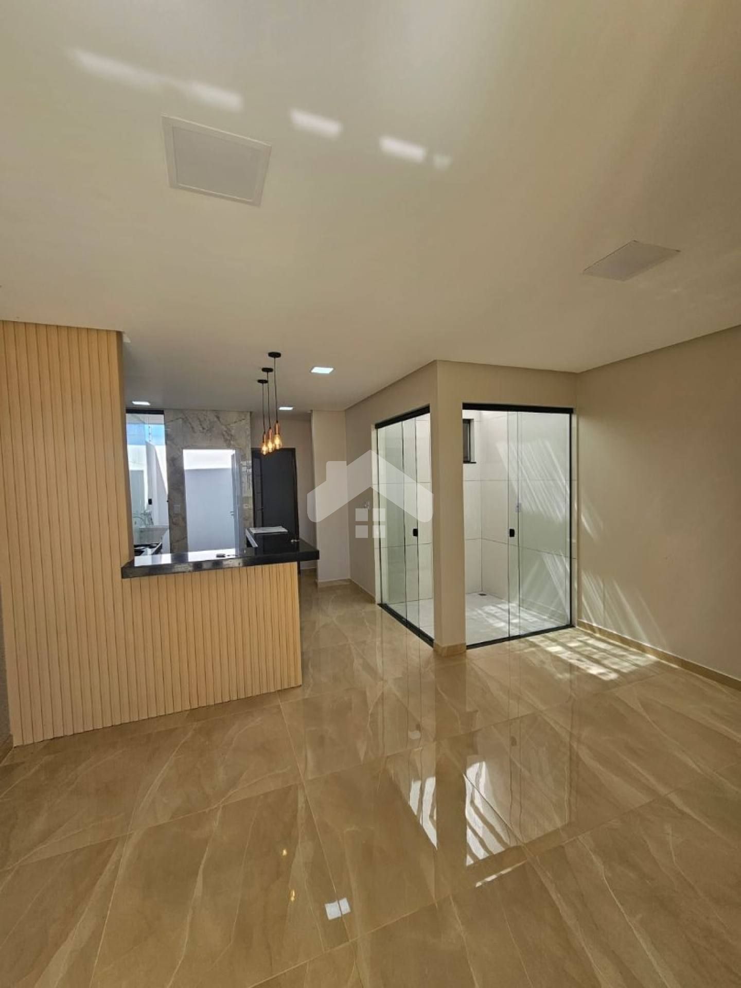 Casa Nova e Pronta para Morar, com 2 Quartos sendo um suíte no Luar da Barra II