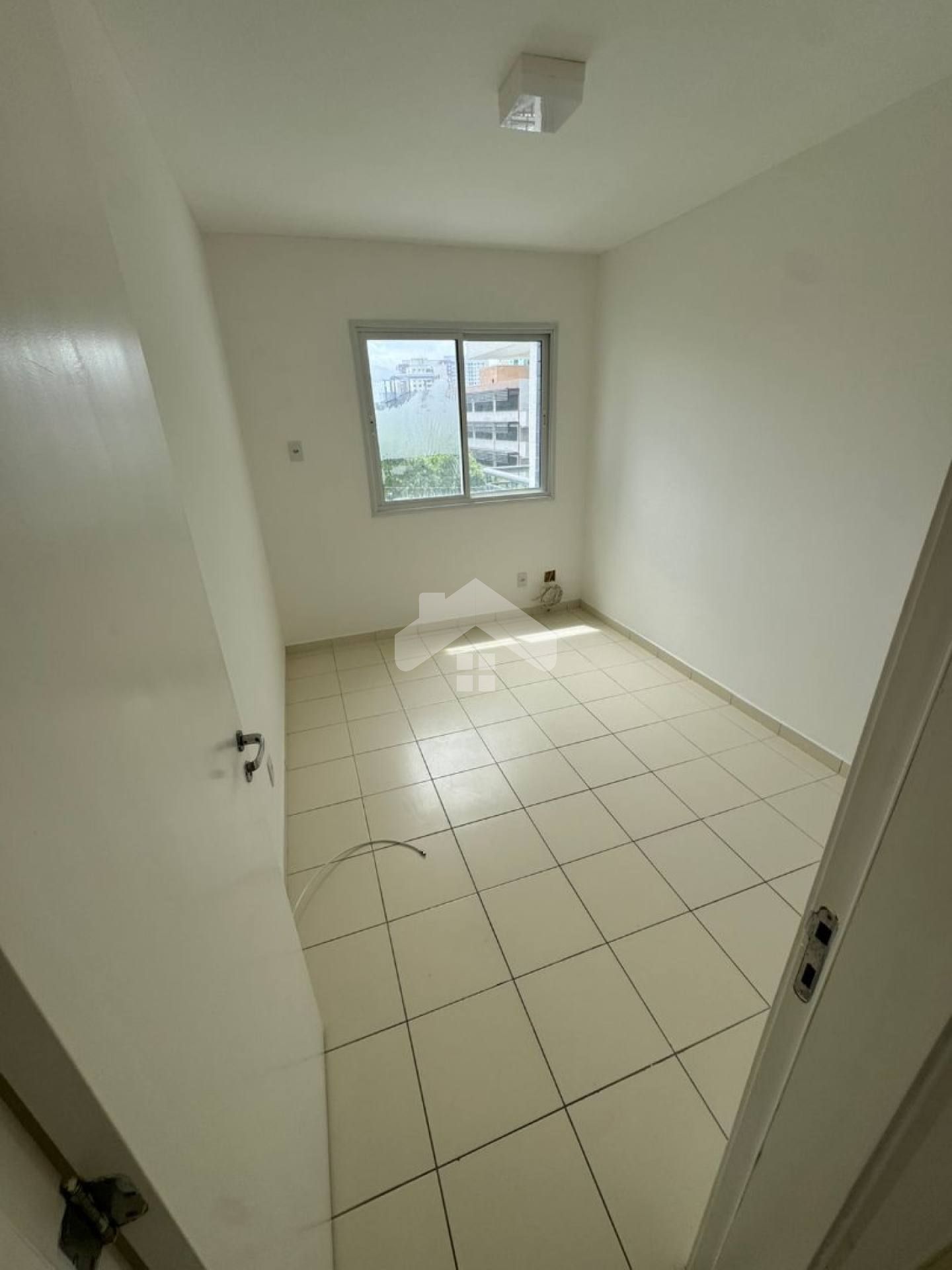 Apartamento com 2 quartos, sendo 1 Suíte, Farolândia