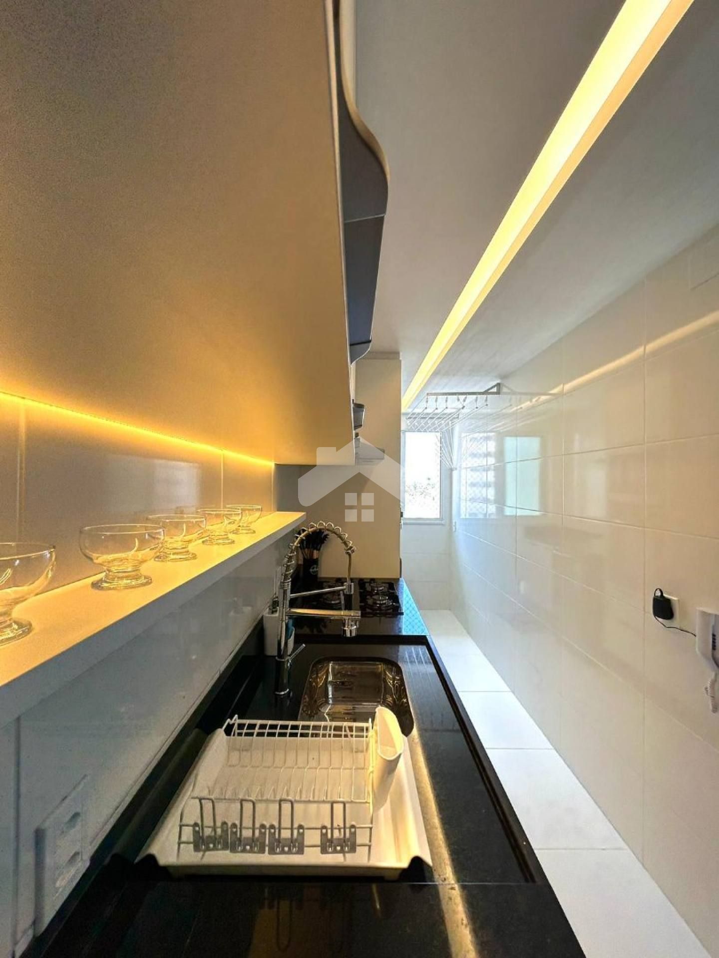Lindo Apartamento MOBILIADO no Aruana Praia, 2/4, 1 suíte, 1 vaga (Cond. Incluso) - Aruana