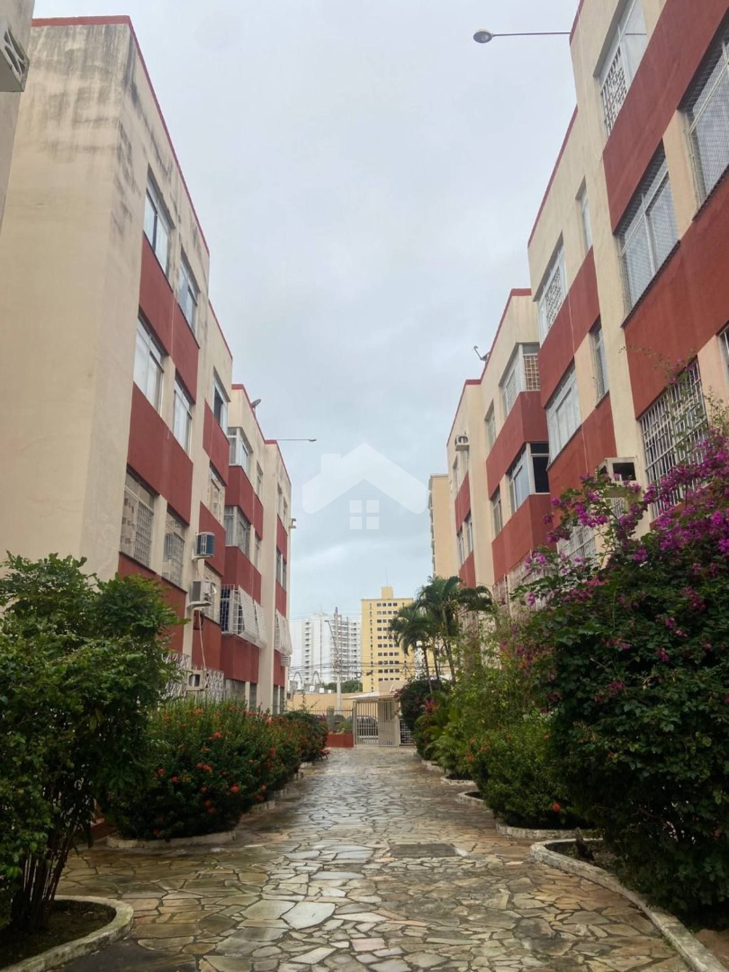 Excelente Oportunidade: Apartamento de 4 Quartos no Grageru