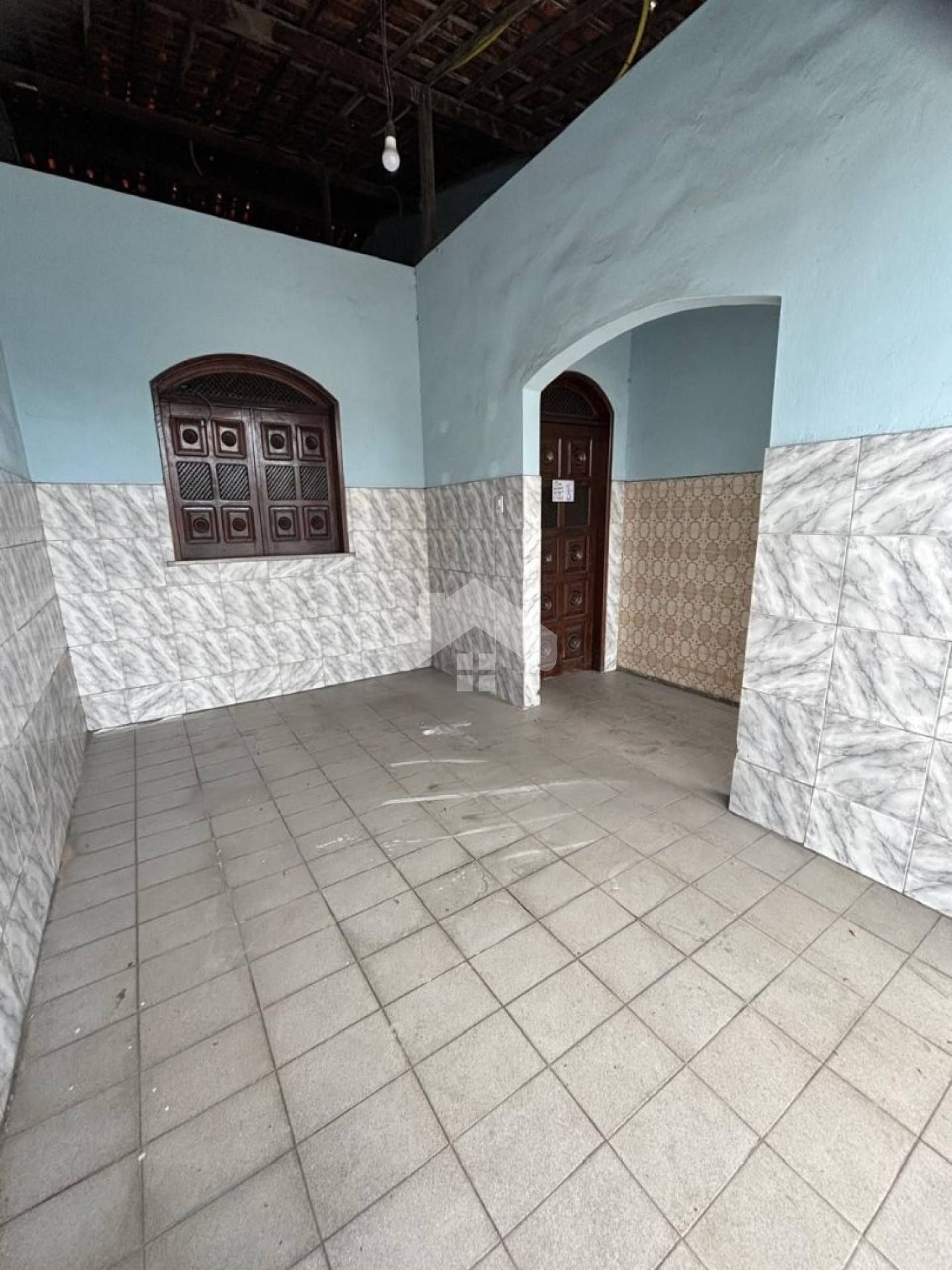 Casa com 4/4, 1 suíte, 1 vaga - Santo Antônio