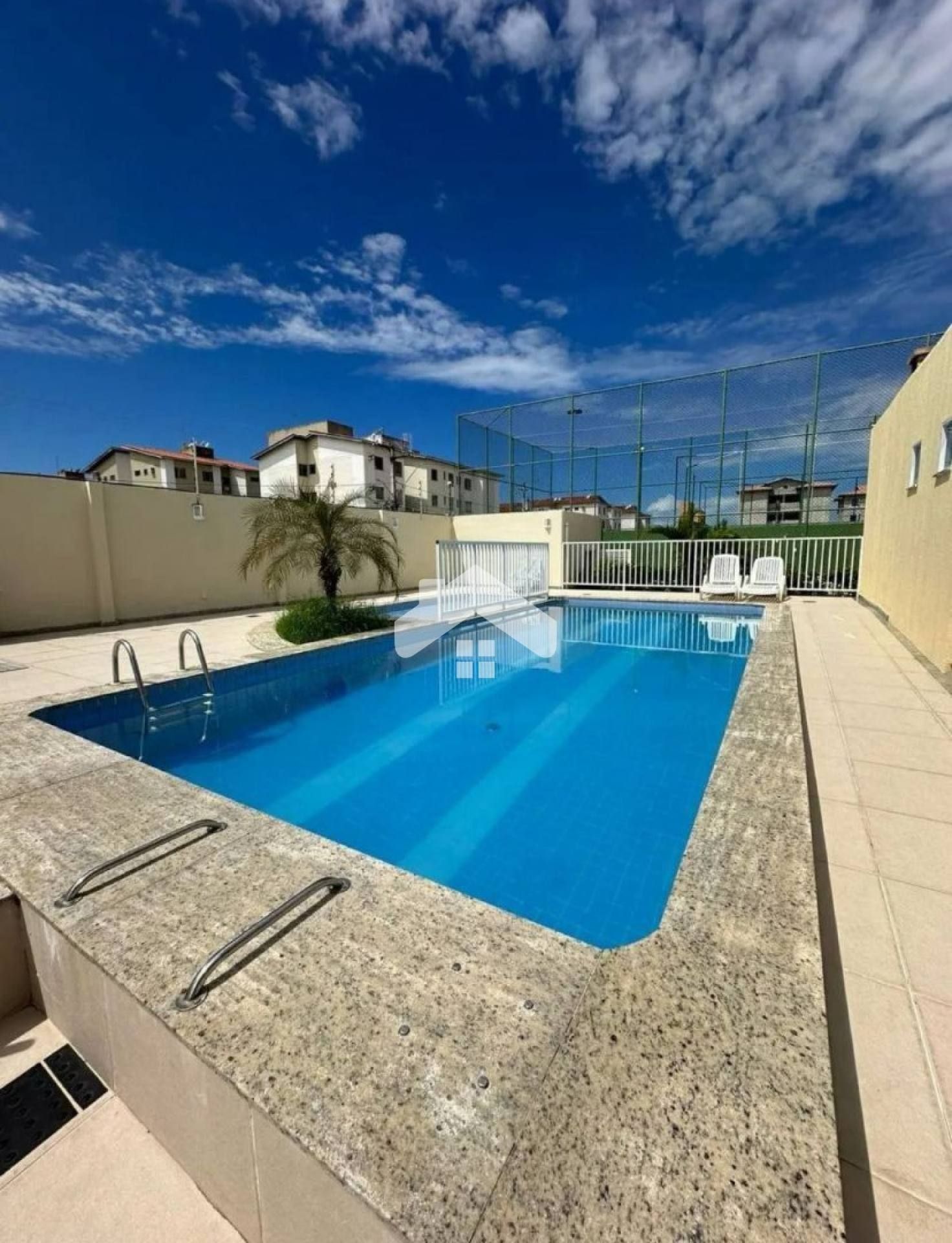 Apartamento térreo com 2 quartos no bairro Marivan em Aracaju