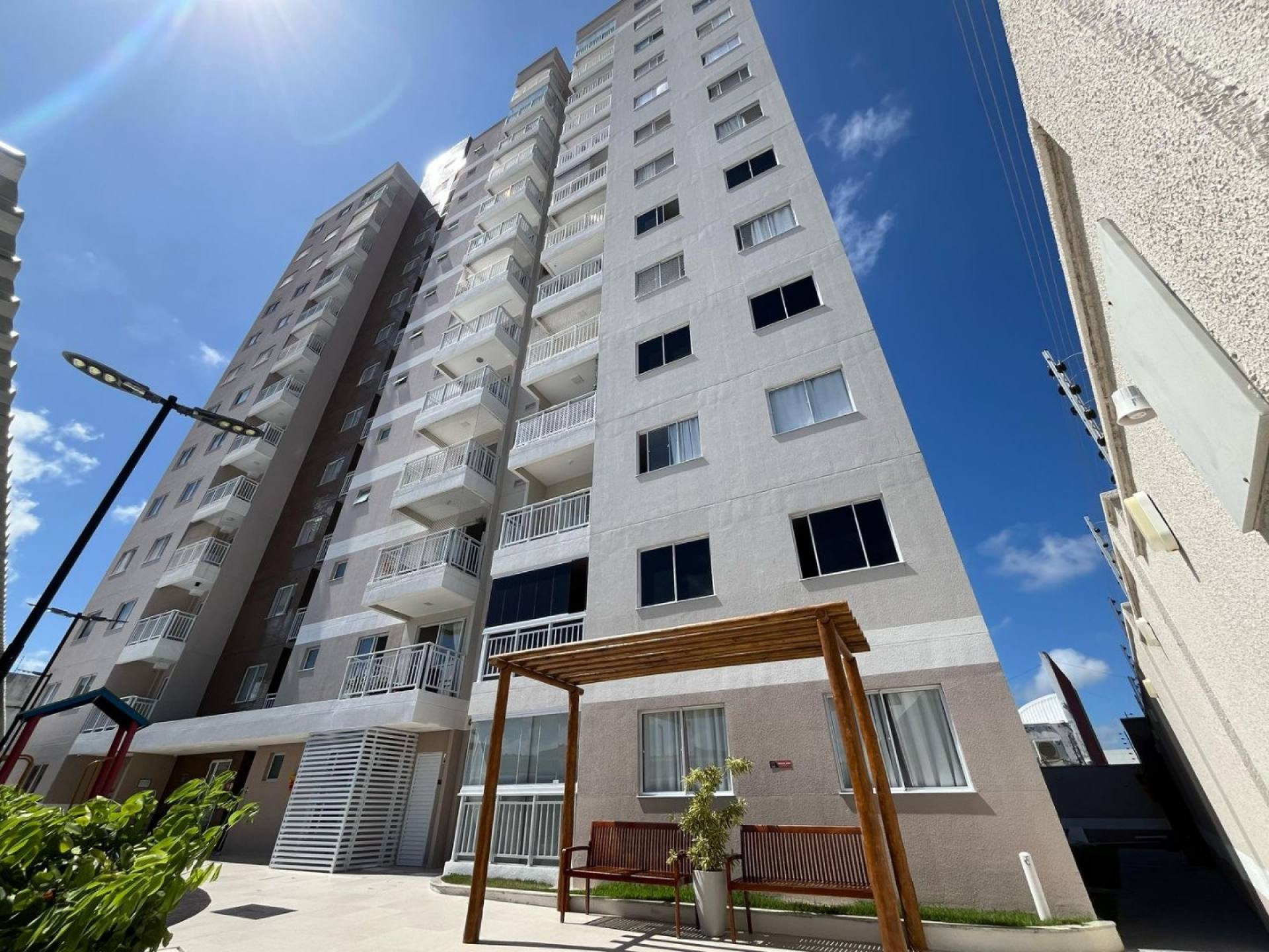 Apartamento no Athos Residence, 2/4, 1 suíte, 1 vaga - Ponto Novo