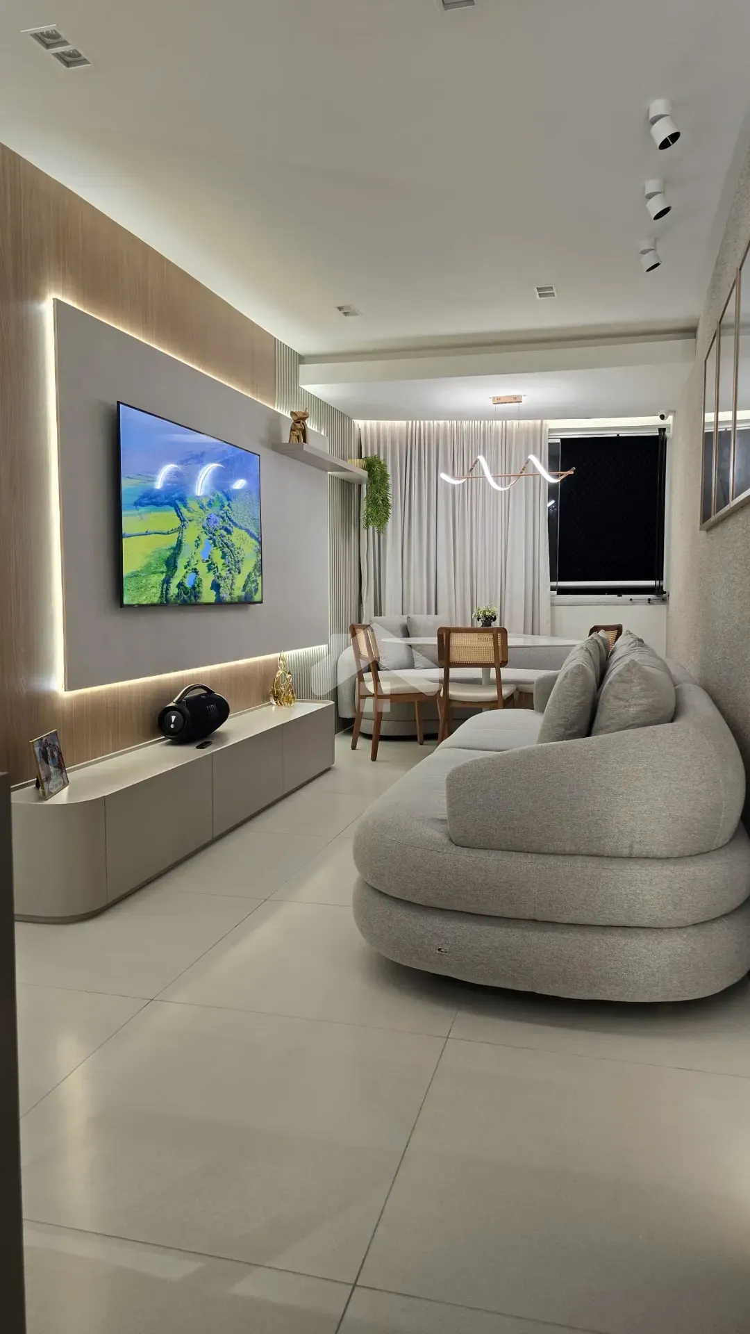 Apartamento para vender com 3 quartos 2 suítes com movéis planejados na Farolândia em Aracaju