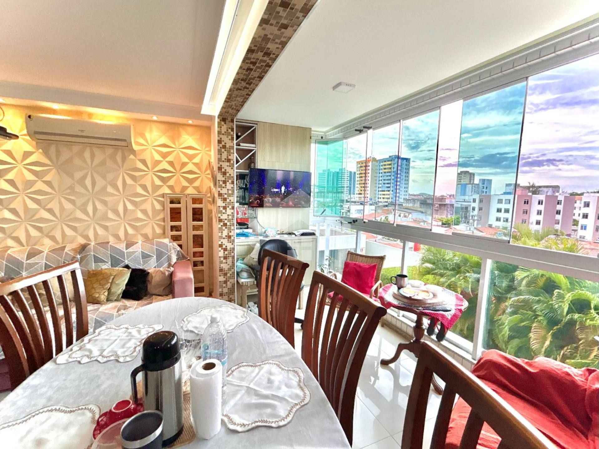 Apartamento Para Vender com 3 quartos 2 suítes no bairro Luzia em Aracaju