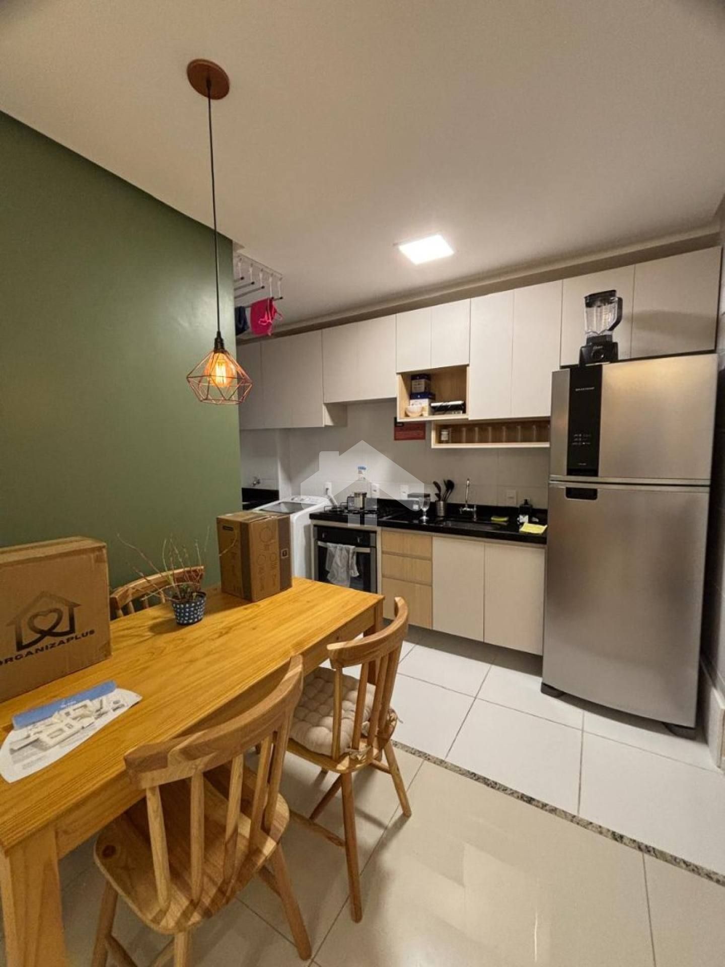 AP no Athos Residence, MOBILIADO, 2/4, 1 suíte, 1 vaga (Cond. Incluso) - Ponto Novo