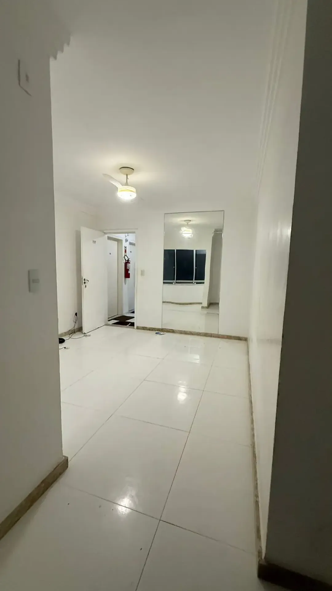 Apartamento Para Vender reformado com 3 quartos na Barra Dos Coqueiros