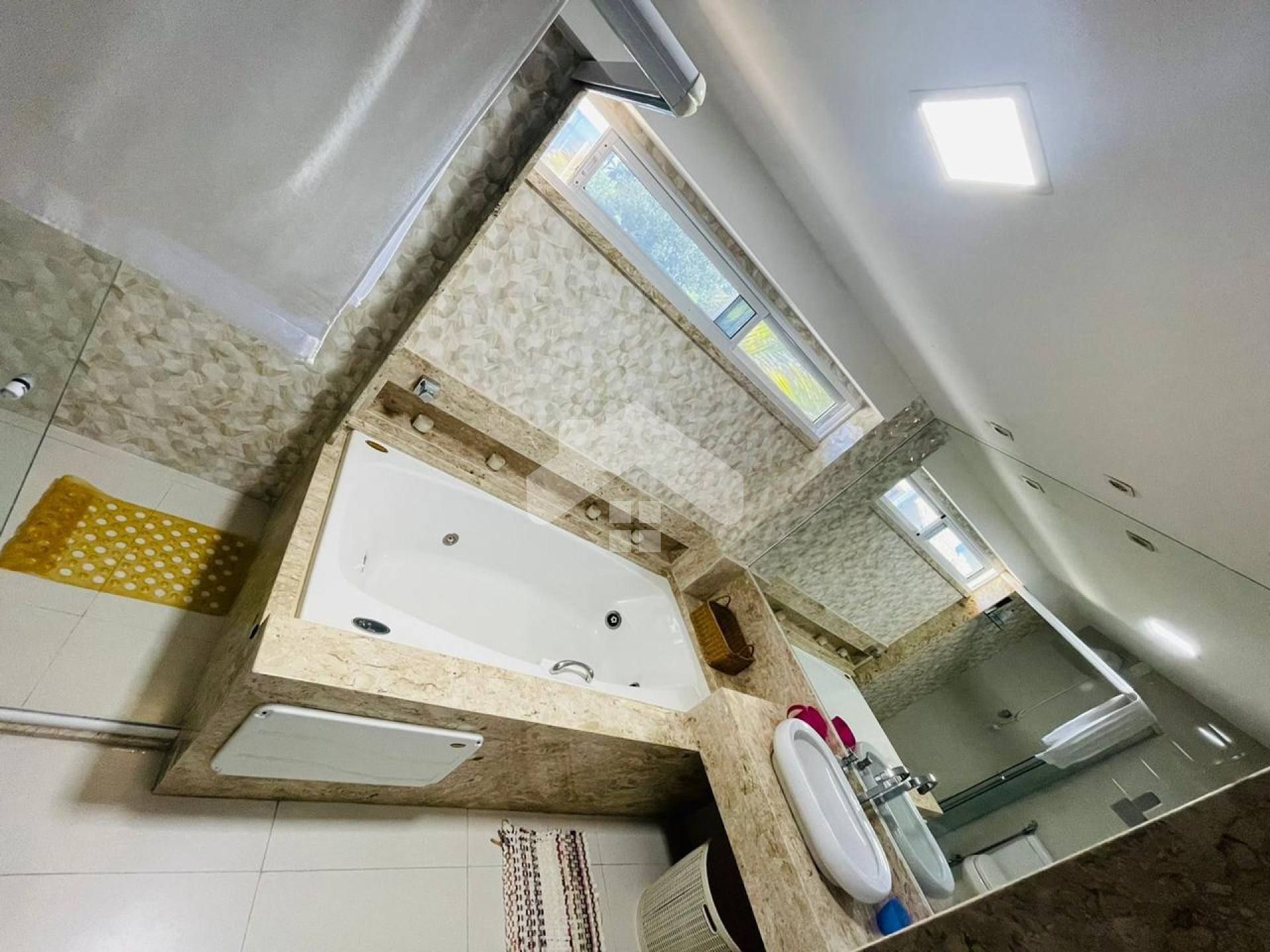 Casa MOBILIADA no Cond. Viva Vida, 4/4, 2 suítes, 1 vaga - Mosqueiro