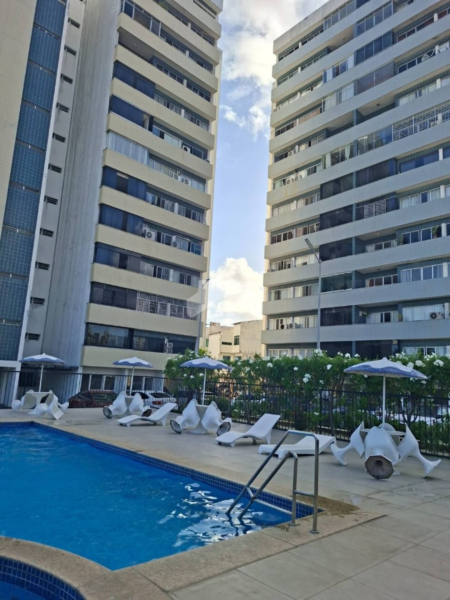 Apartamento Para Vender com 3 quartos 1 suítes no bairro Luzia em Aracaju