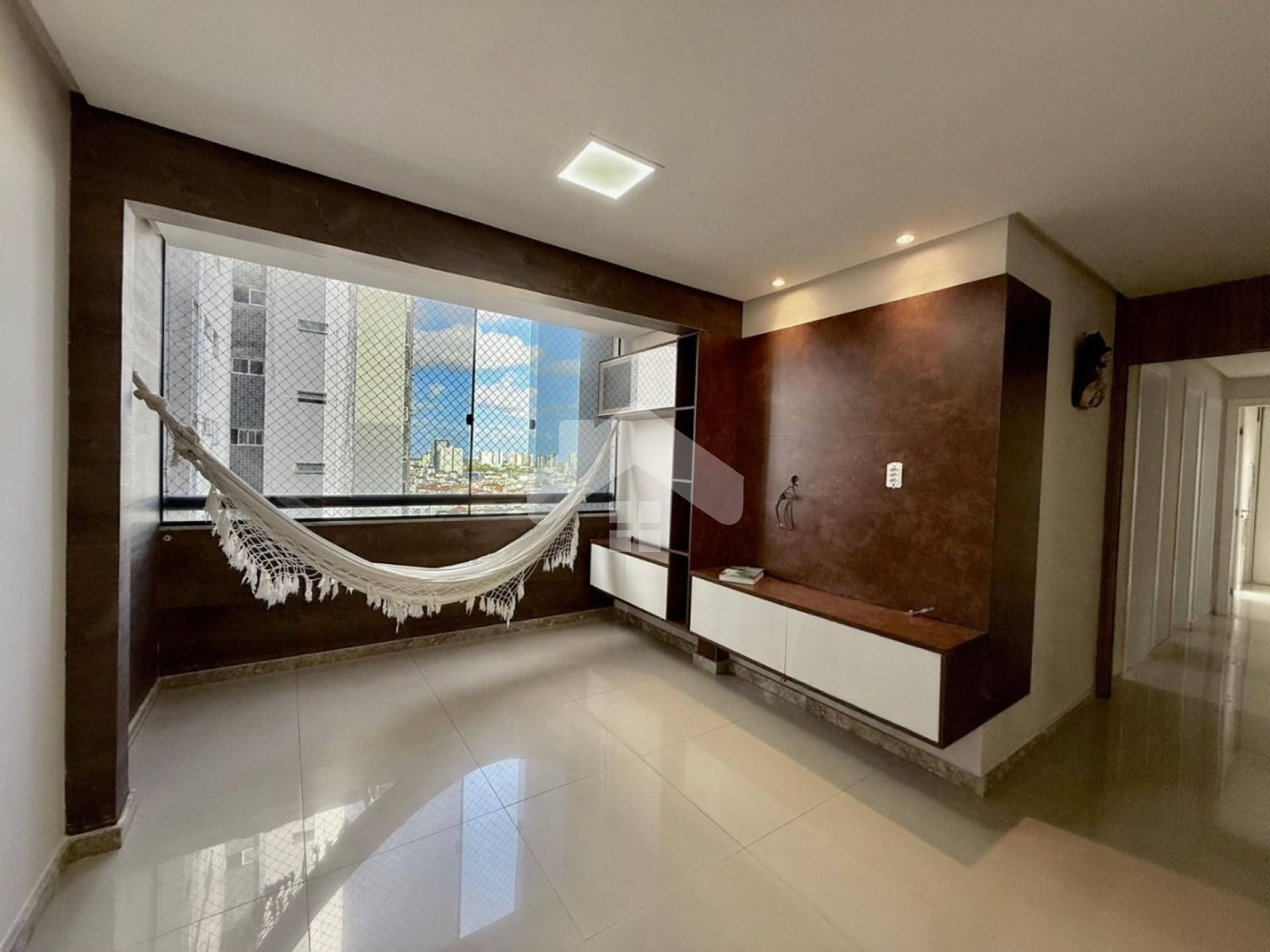 Apartamento Reformado Para Vender com 4 quartos 1 suítes no bairro Suíssa em Aracaju