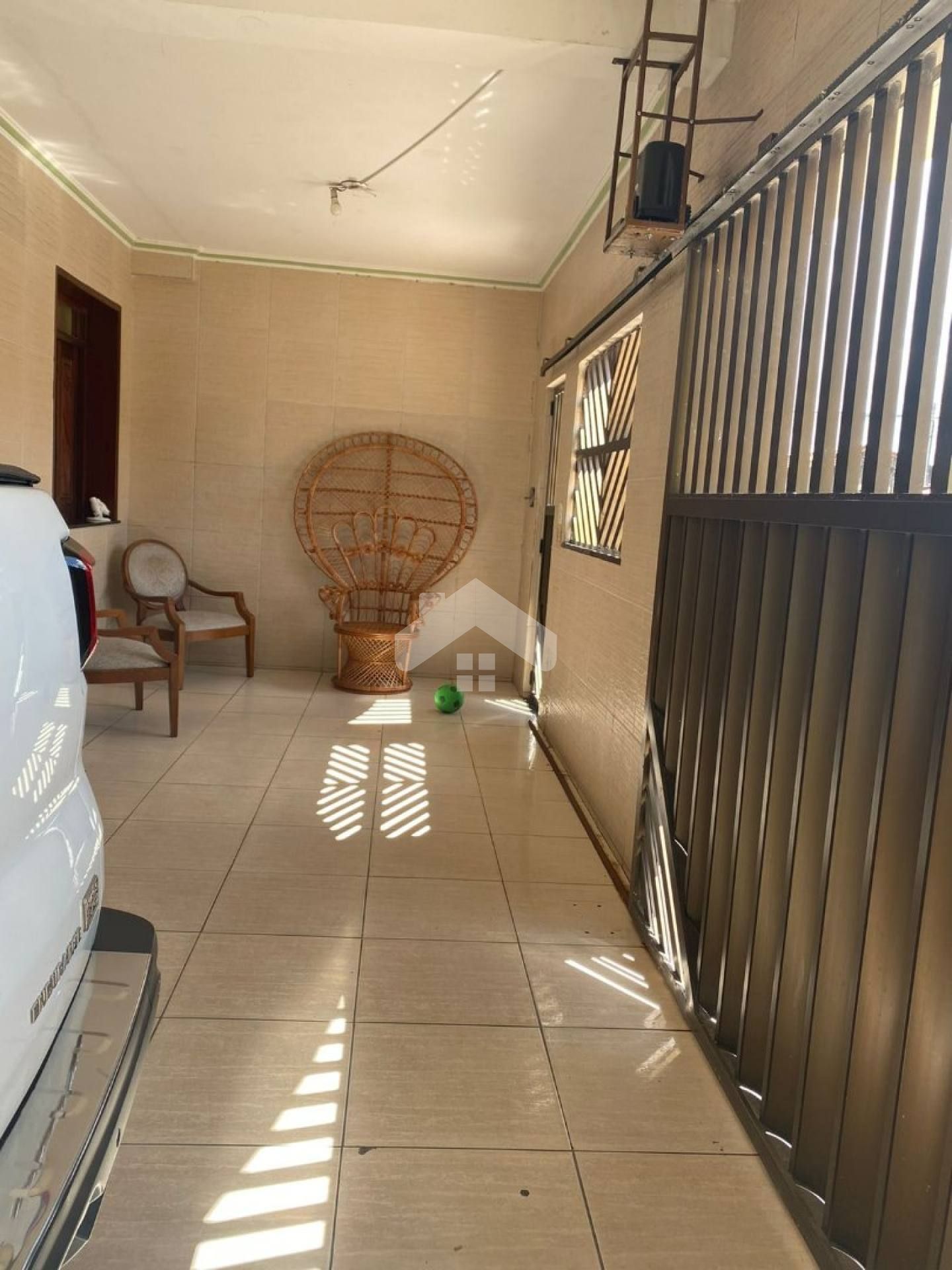 Casa Duplex com 5 quartos 1 suítes no bairro Santos Dumont em Aracaju