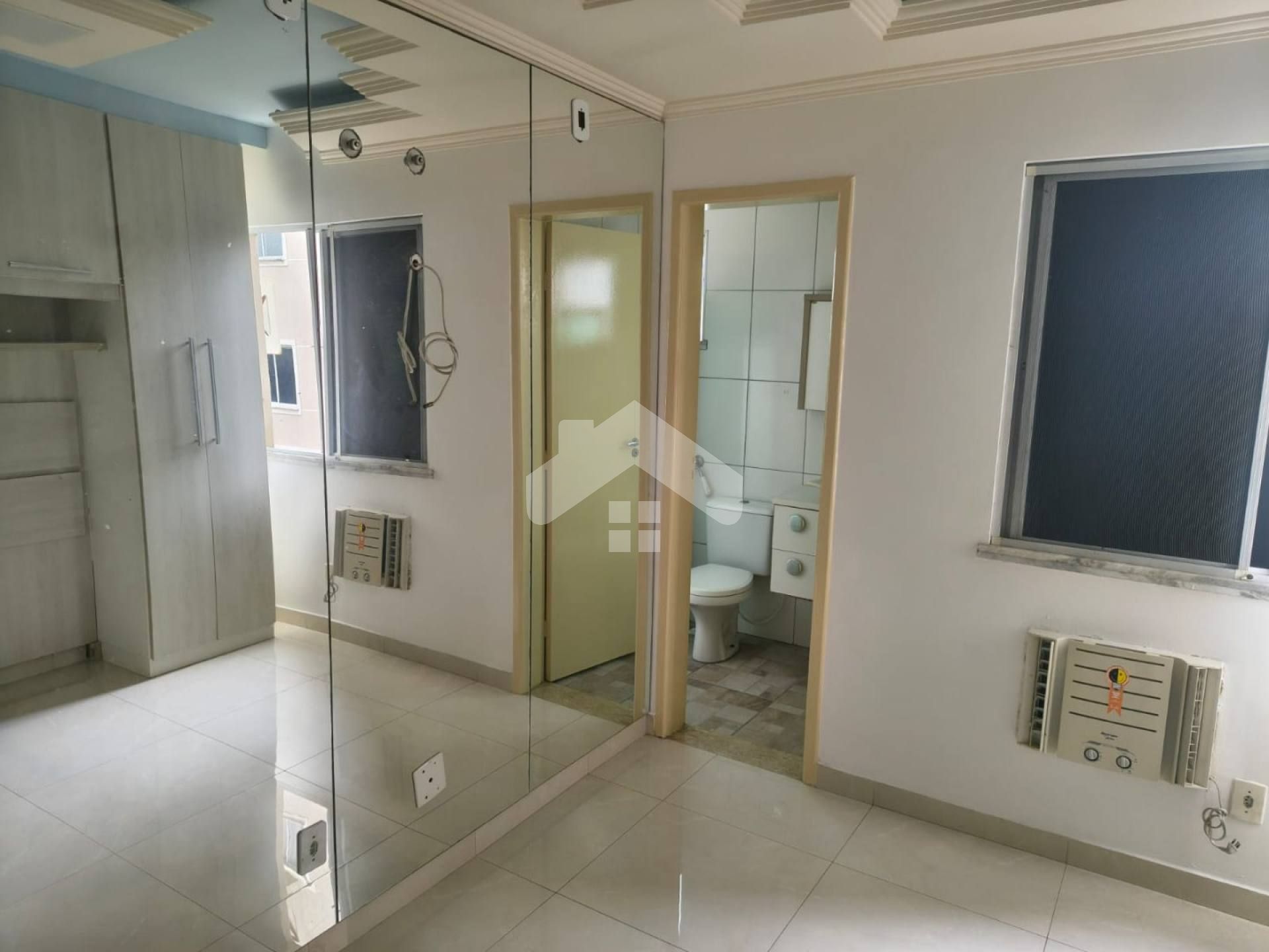 Apartamento Para Vender com 2 quartos 1 suítes no bairro Farolândia em Aracaju