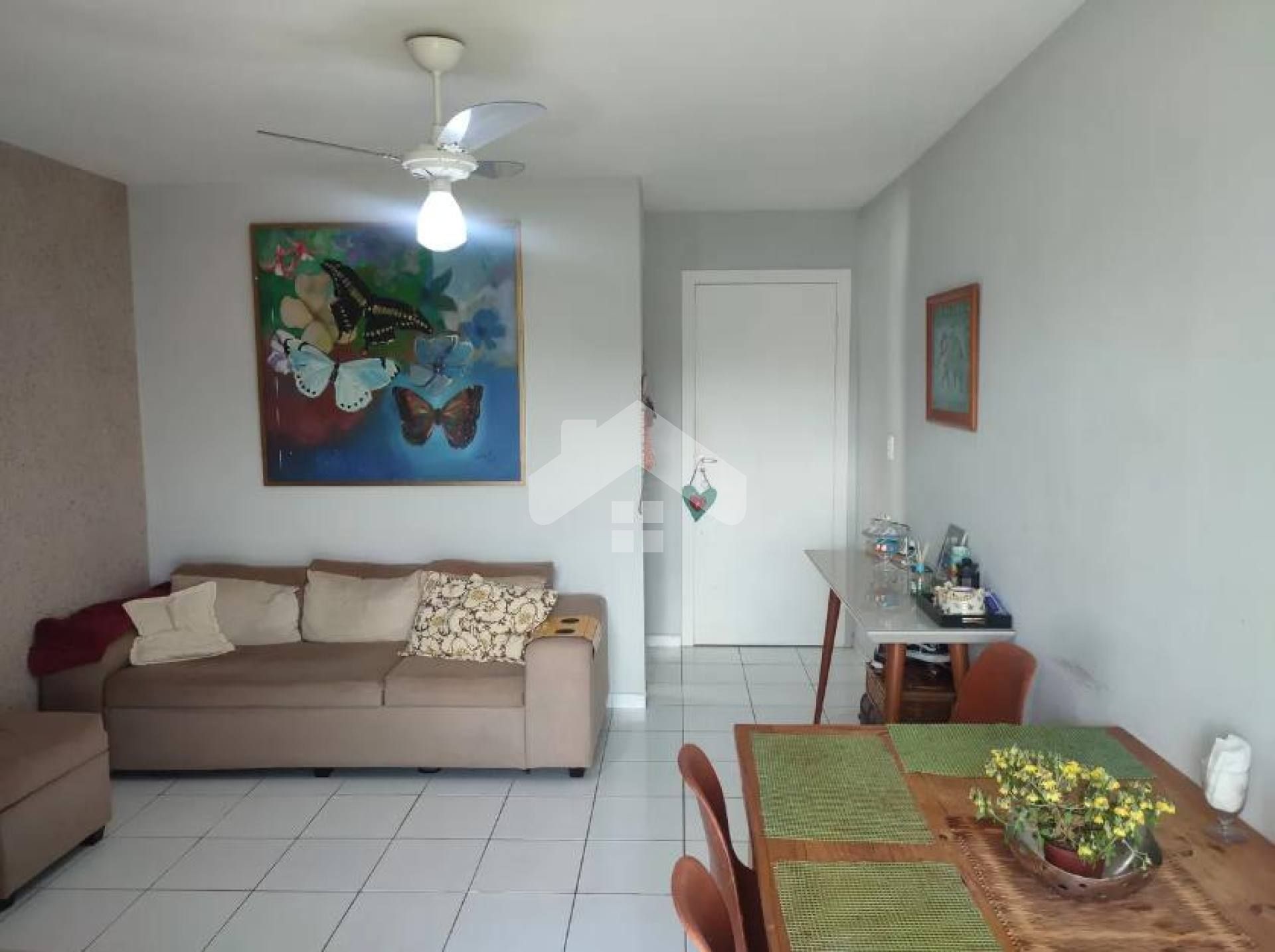 Apartamento Para Vender com 3 quartos 1 suítes no Residencial Mar de Aruana 1