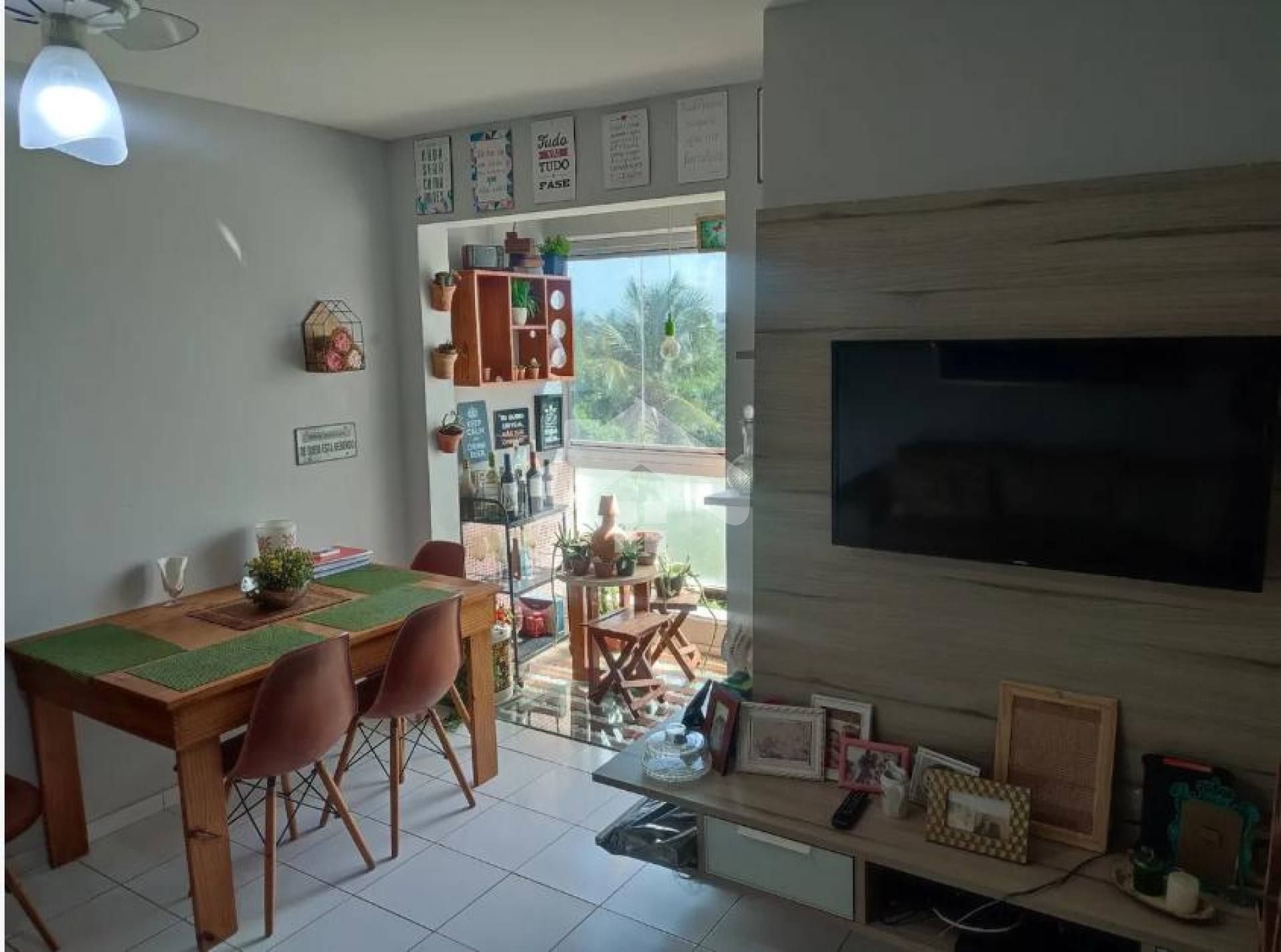 Apartamento Para Vender com 3 quartos 1 suítes no Residencial Mar de Aruana 1