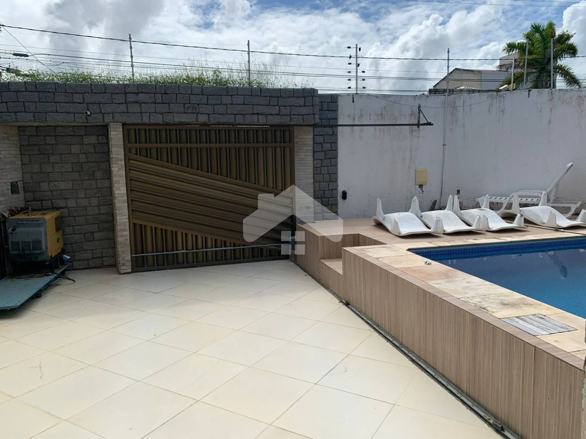 Casa Duplex com 7 Quartos no Bairro Atalaia em Aracaju