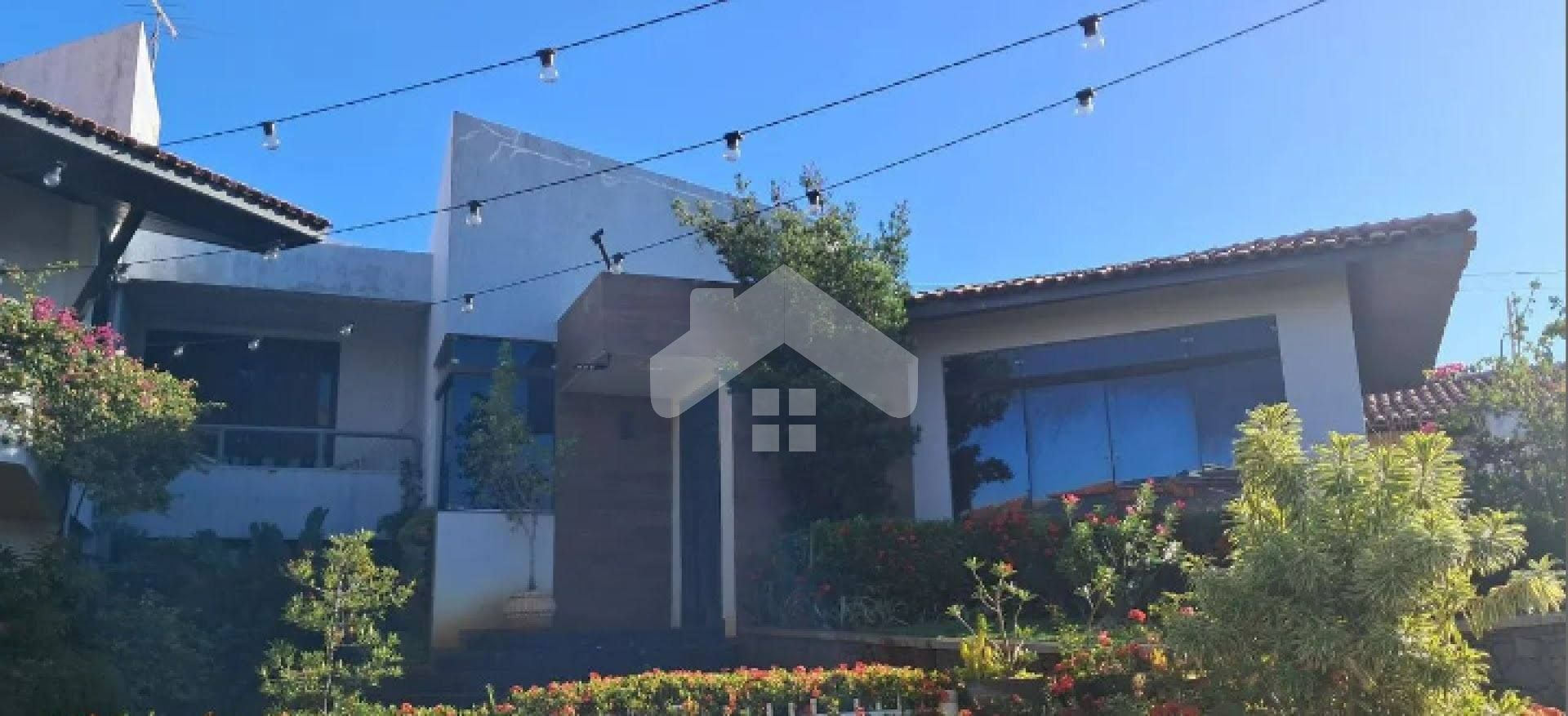 Casa Para Vender com 4 quartos 2 suítes no bairro Atalaia em Aracaju