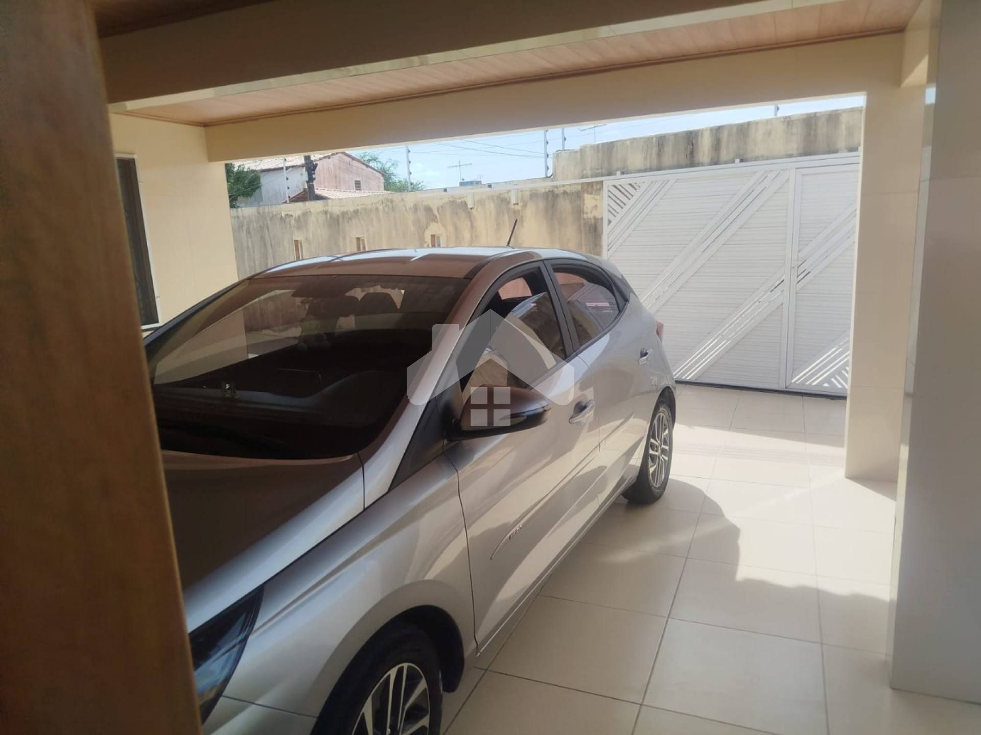 Casa Para Vender com 5 quartos 2 suítes no bairro Aeroporto em Aracaju