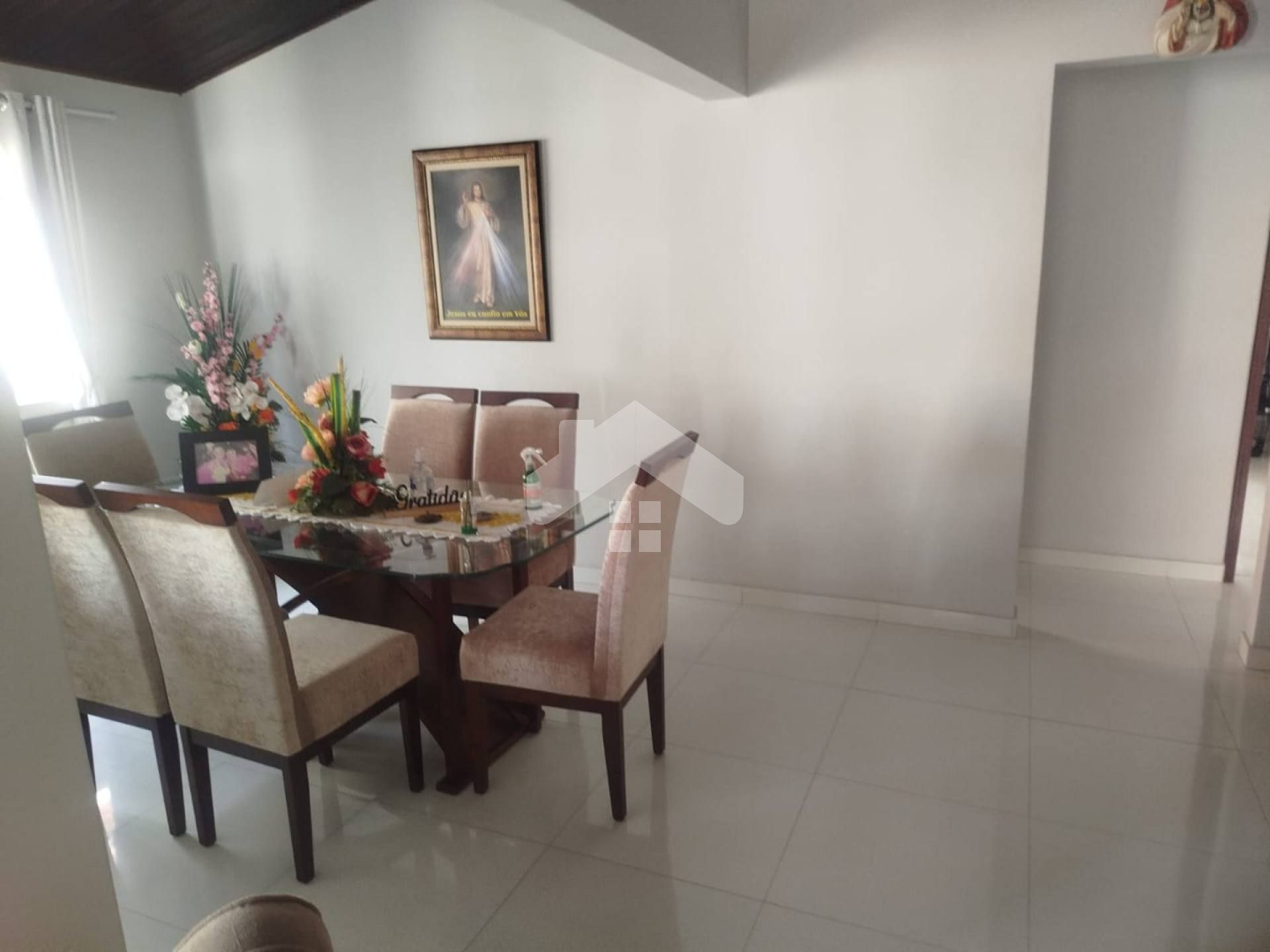 Casa Para Vender com 5 quartos 2 suítes no bairro Aeroporto em Aracaju