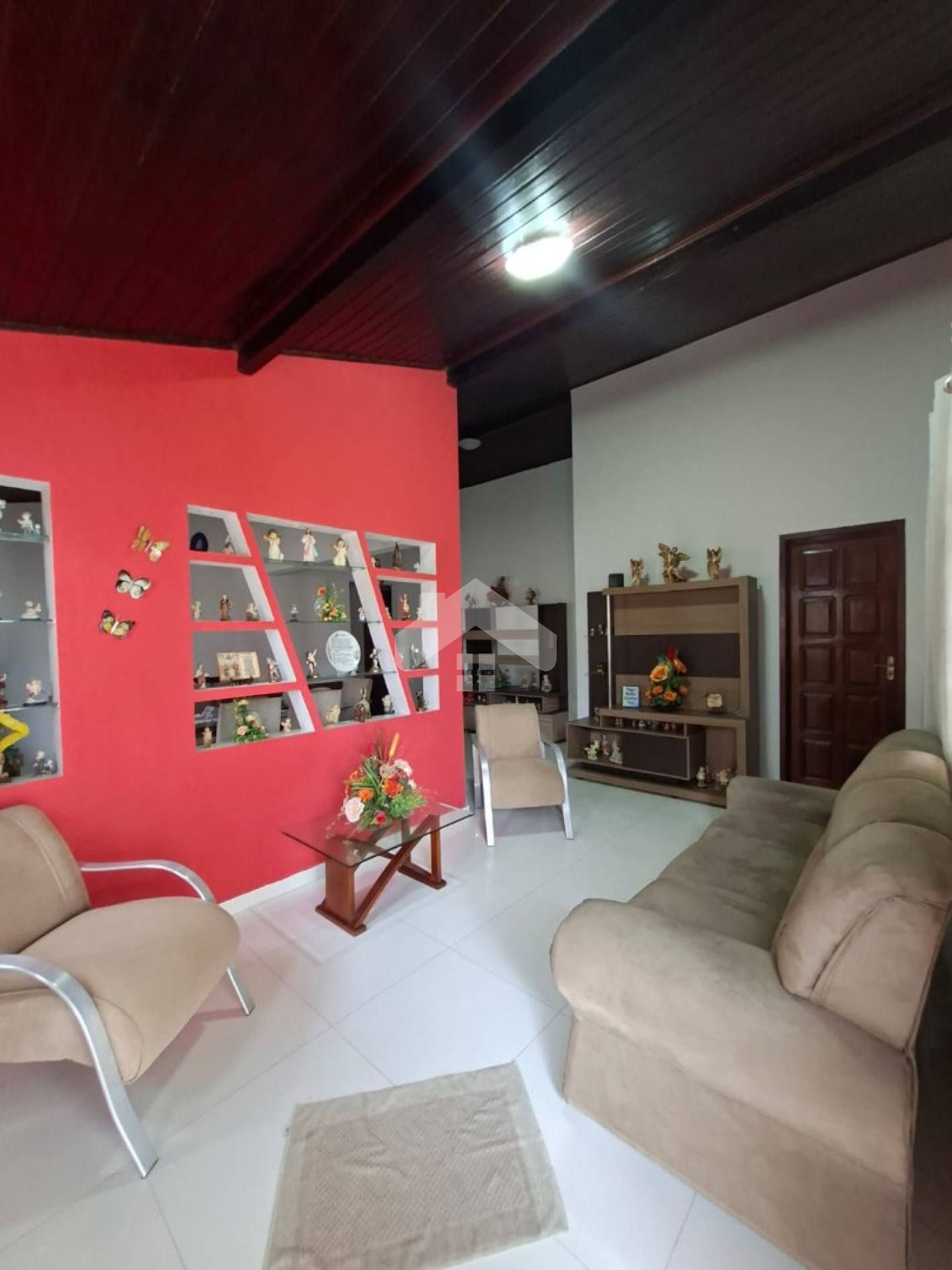 Casa Para Vender com 4 quartos 2 suítes no bairro Aeroporto em Aracaju