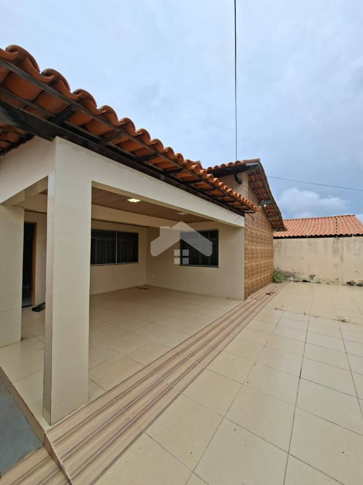 Casa Para Vender com 4 quartos 2 suítes no bairro Aeroporto em Aracaju