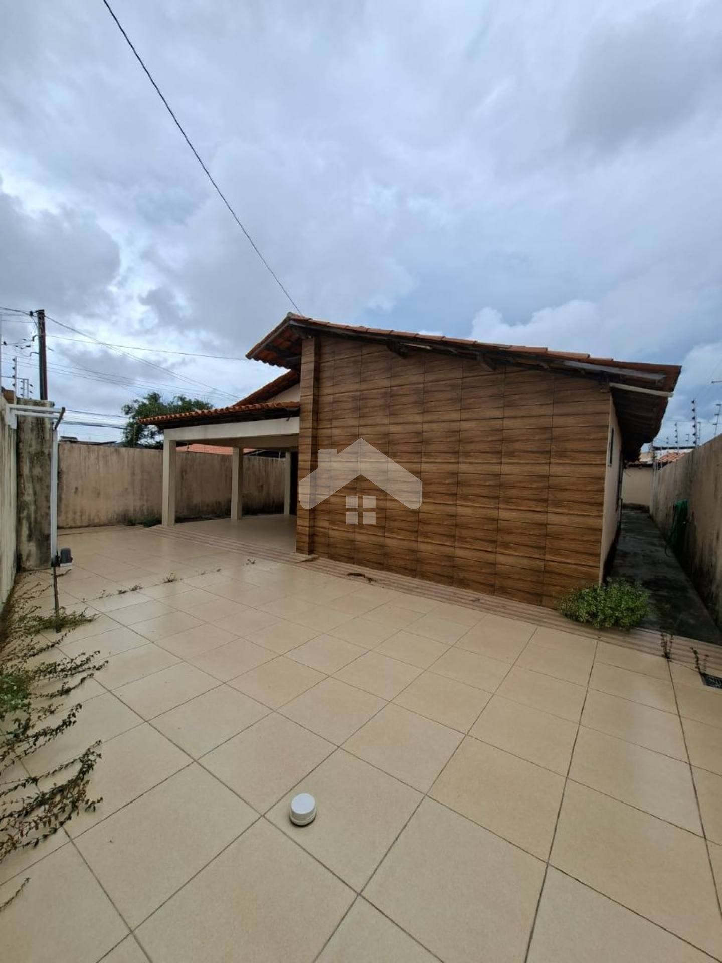 Casa Para Vender com 4 quartos 2 suítes no bairro Aeroporto em Aracaju