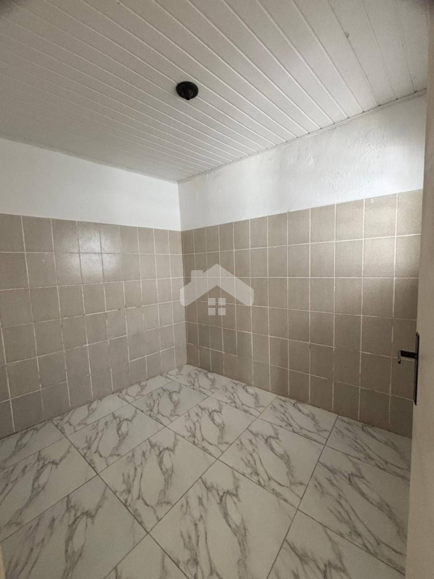 Casa de Vila, 2/4, 1 banheiro, área de serviço - Getúlio Vargas