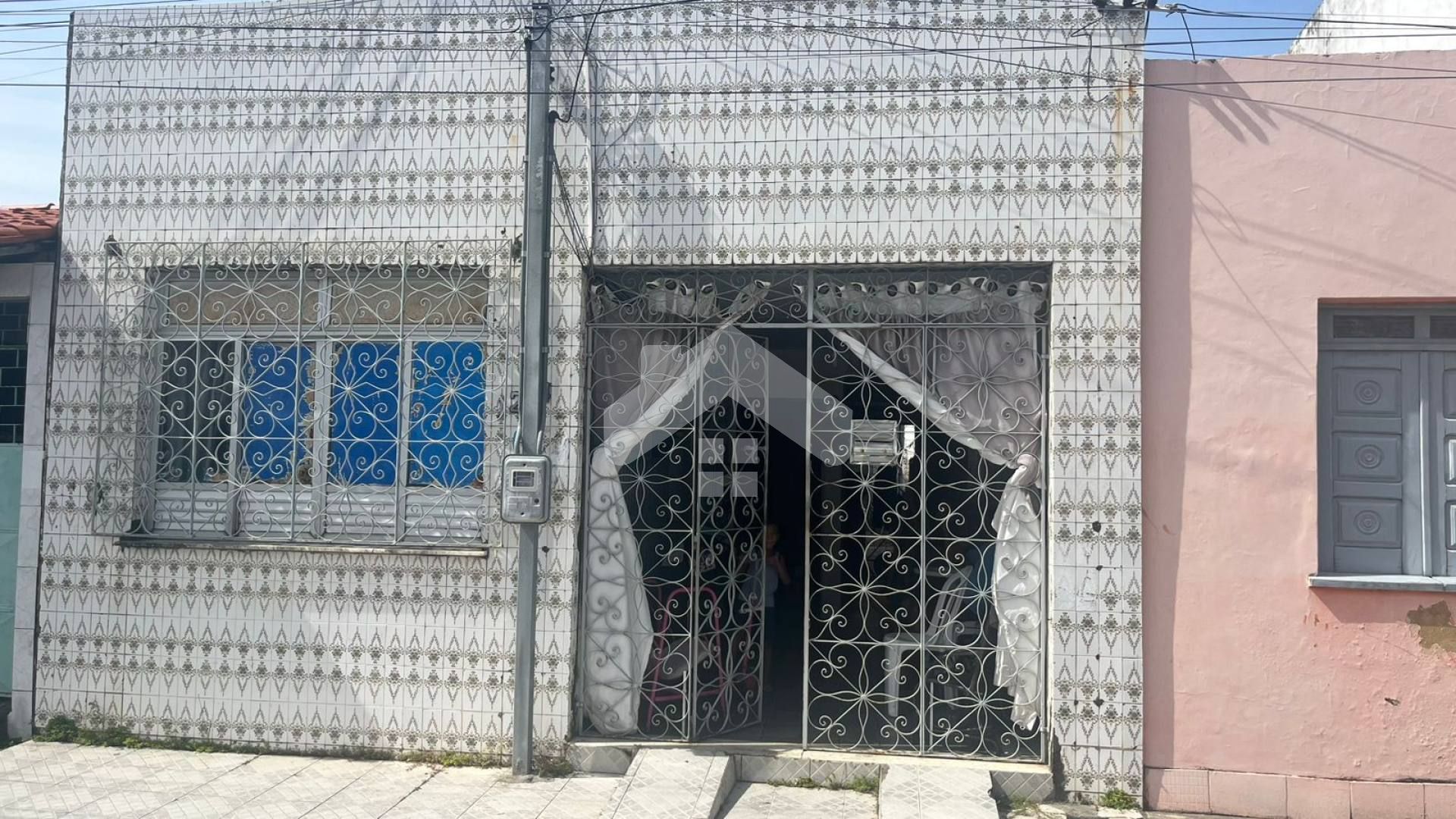 Casa Para Vender com 3 quartos 1 suítes no bairro Getúlio Vargas em Aracaju