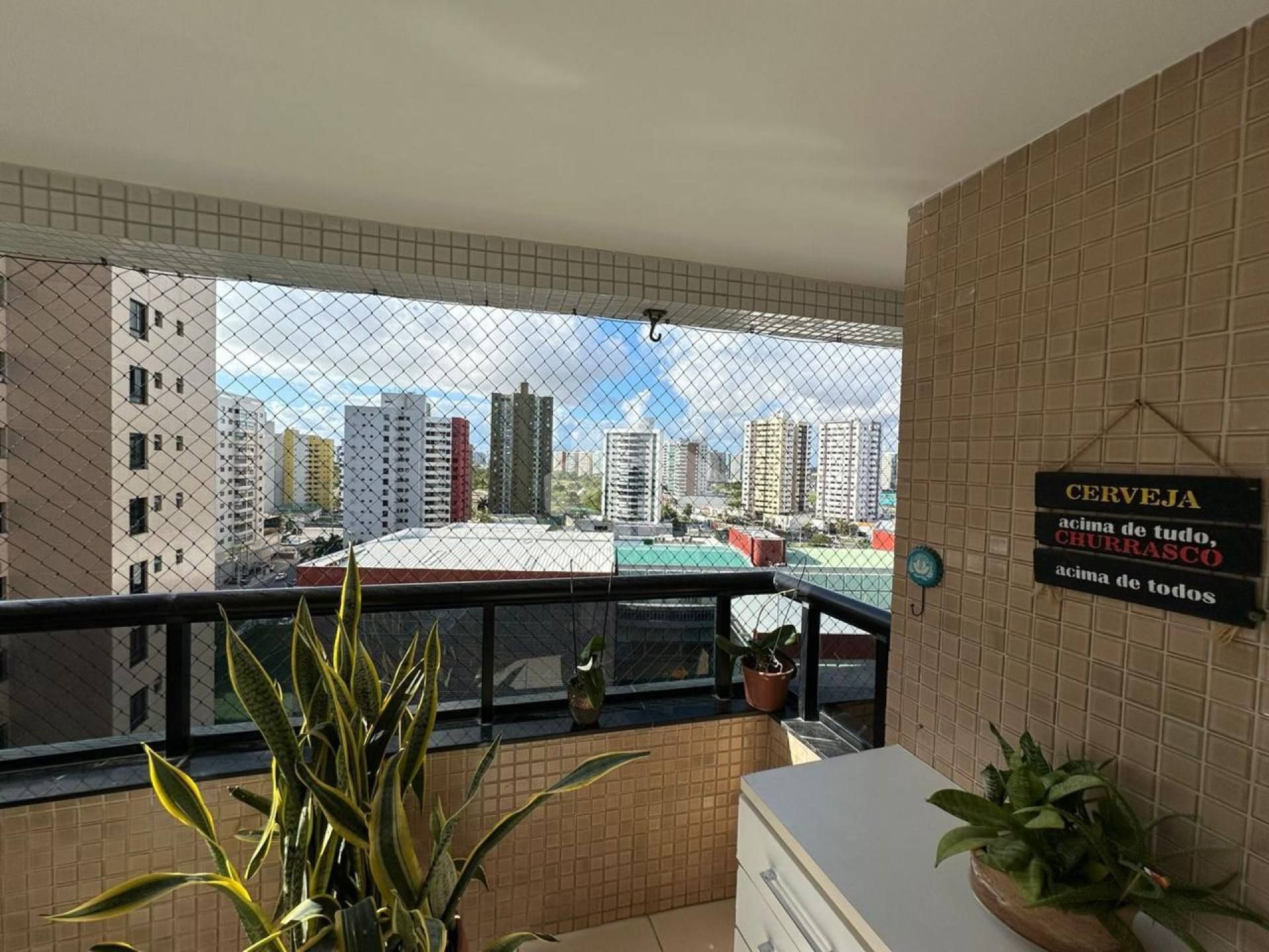 Apartamento Para Vender com 4 quartos 1 suítes no bairro Jardins em Aracaju