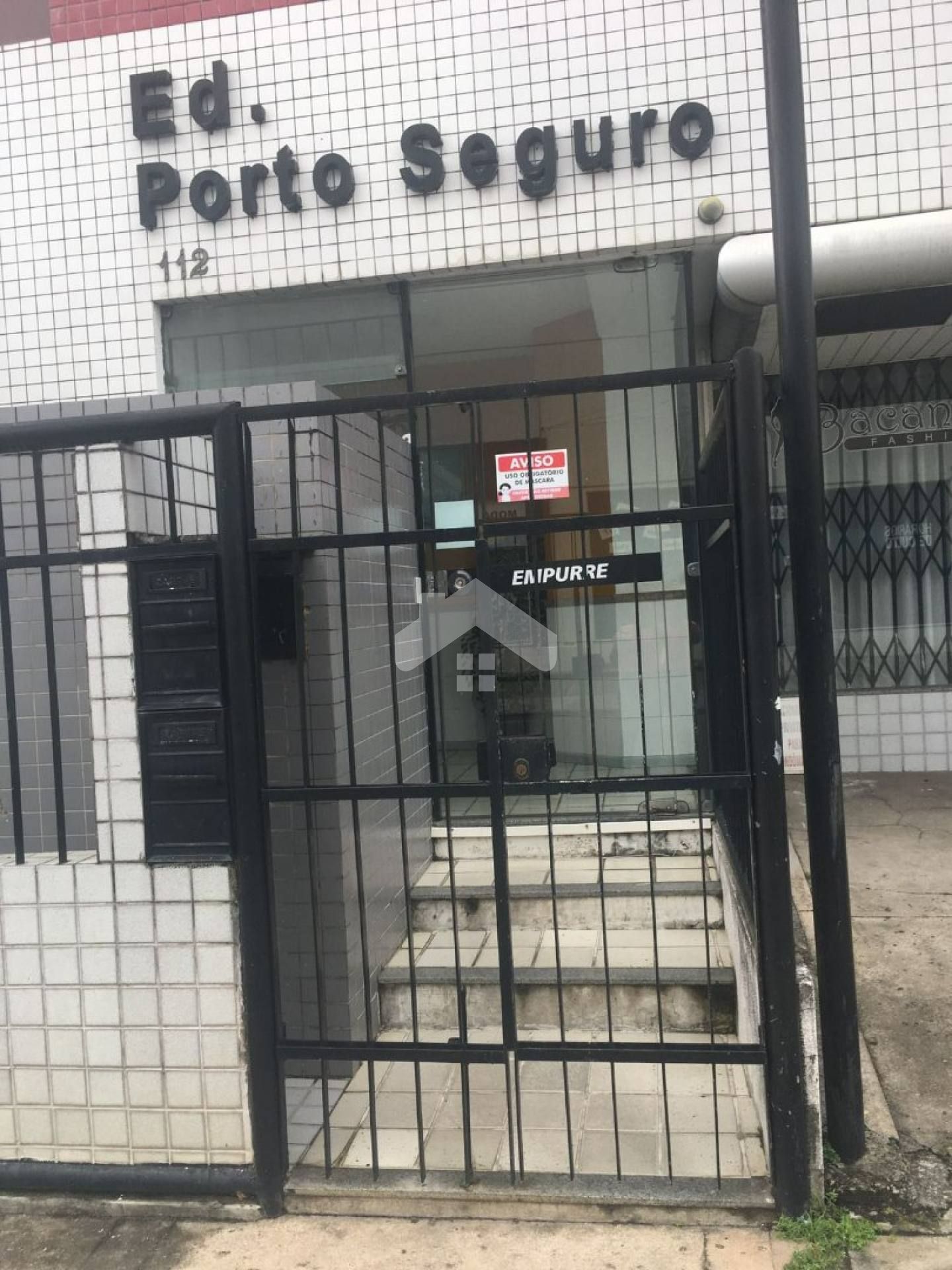 Kitnet no Edifício Porto Seguro - Luzia