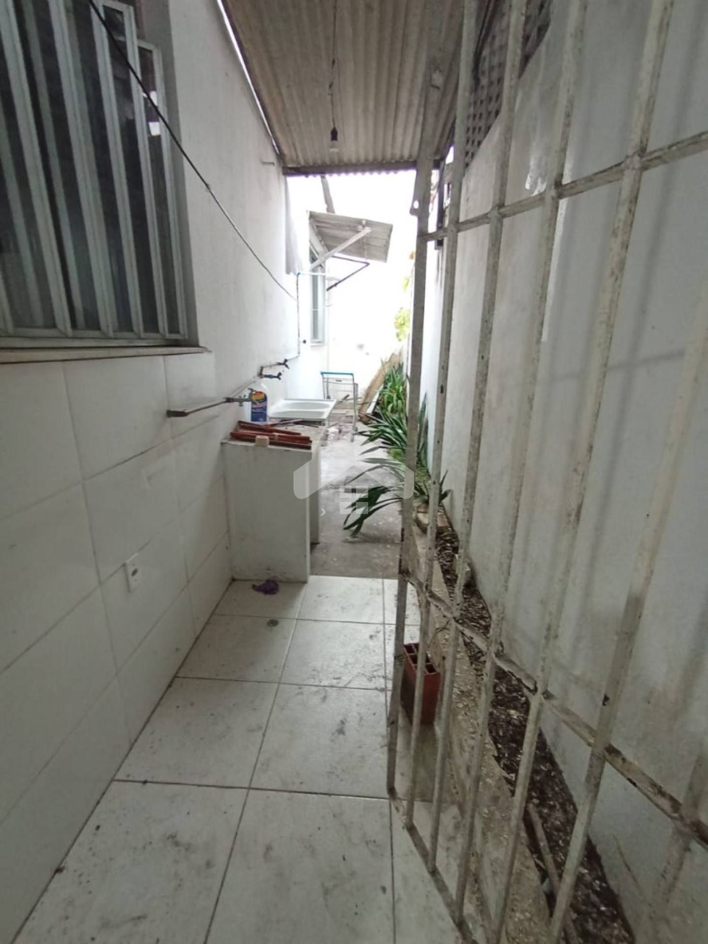 Casa (3) conjugada 2/4, 1 vaga, 1 banheiro, área de serviço - Conj. Orlando Dantas