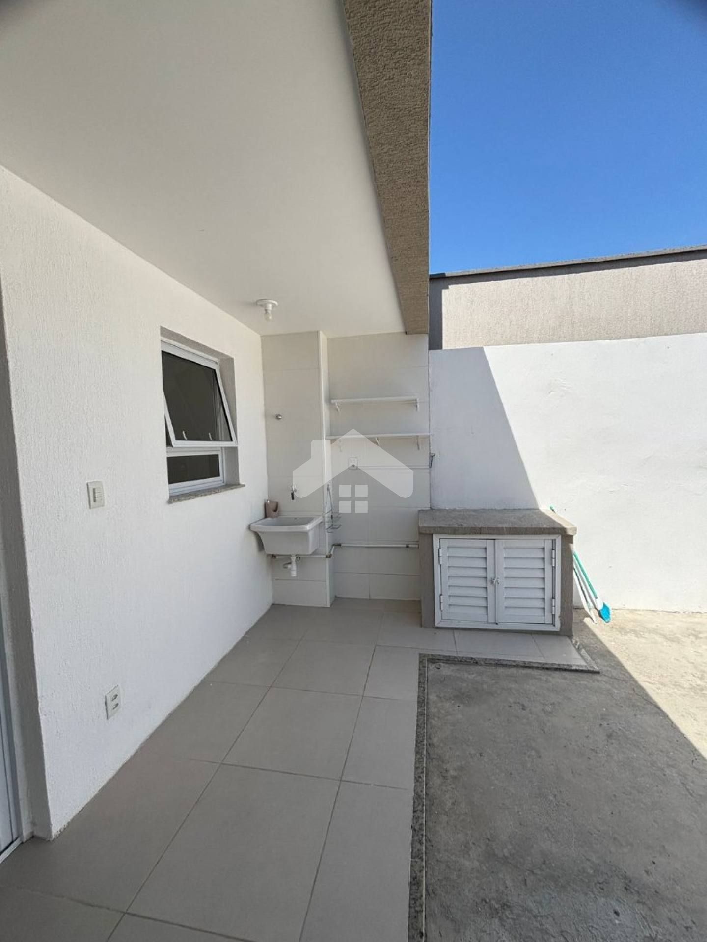 Casa no Barra Garden, 2/4, 1 suíte, 1 vaga (Condomínio incluso) - Barra dos Coqueiros