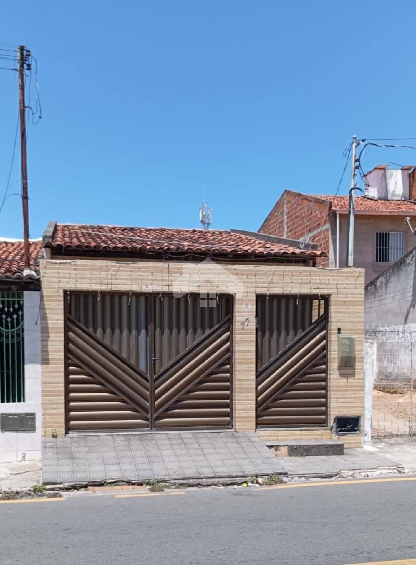 Casa Para Vender com 4 quartos 2 suítes no bairro Industrial em Aracaju